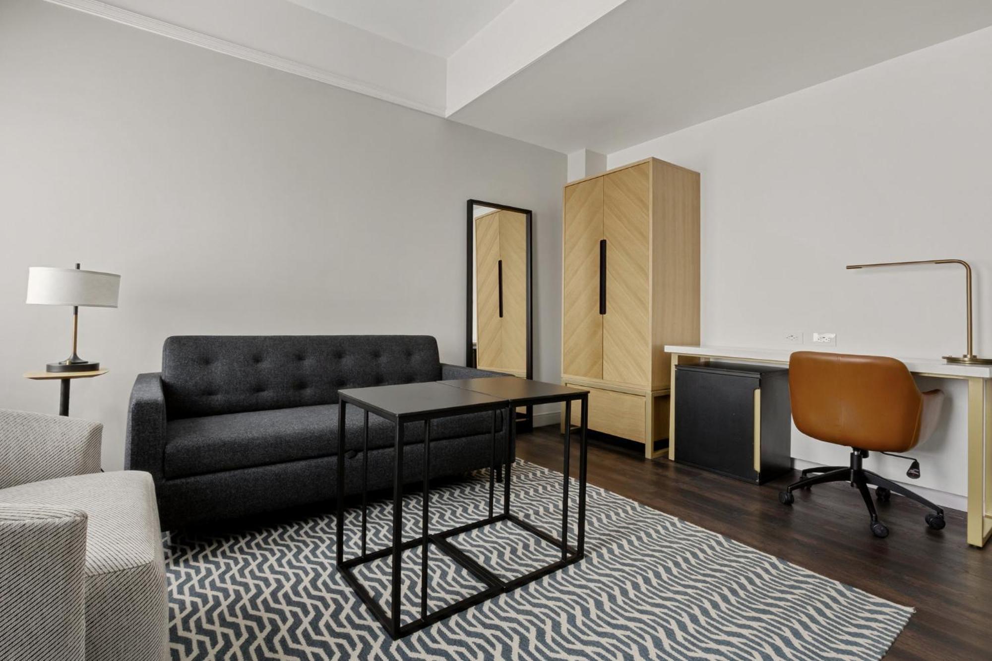 Newly Renovated At Club Quarters Times Square, Hotel New York