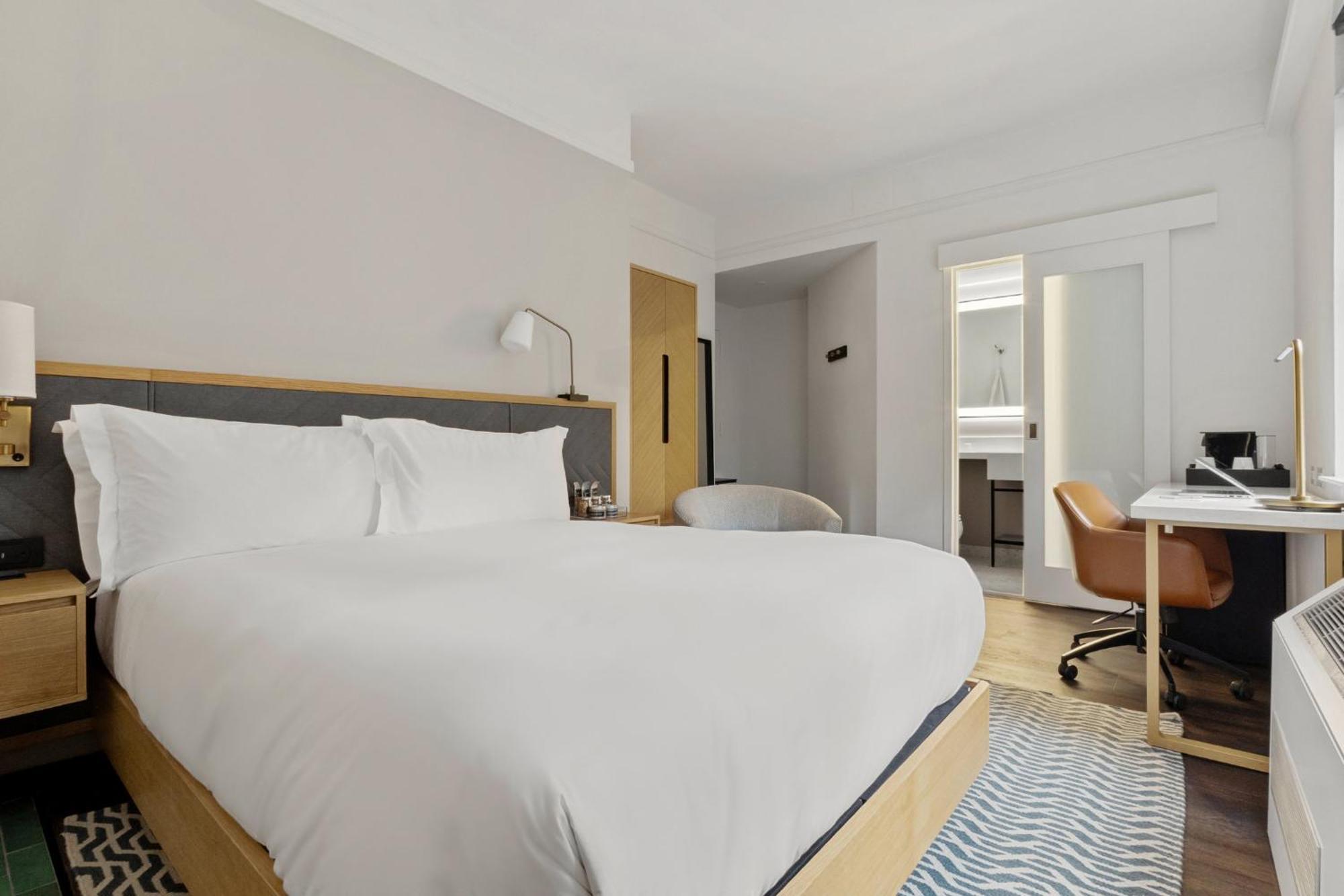 Newly Renovated At Club Quarters Times Square, Hotel New York