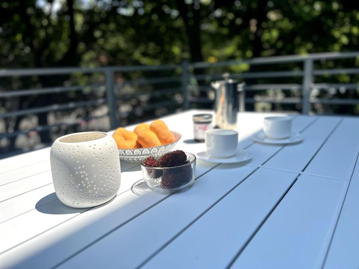 Apartment Serene Brooklyn Escape Near Cafes & Park, Sleeps 5 *