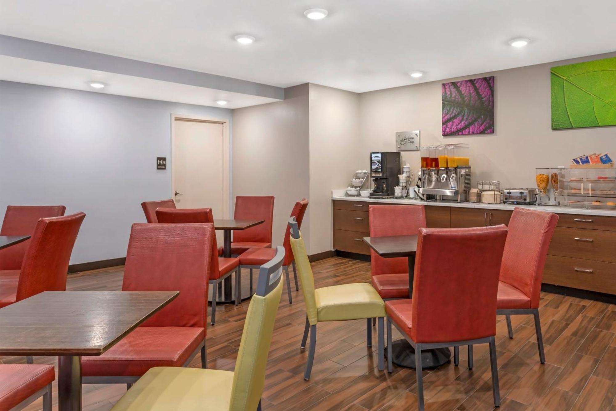 Red Roof Brooklyn - 3rd Ave 3* New York