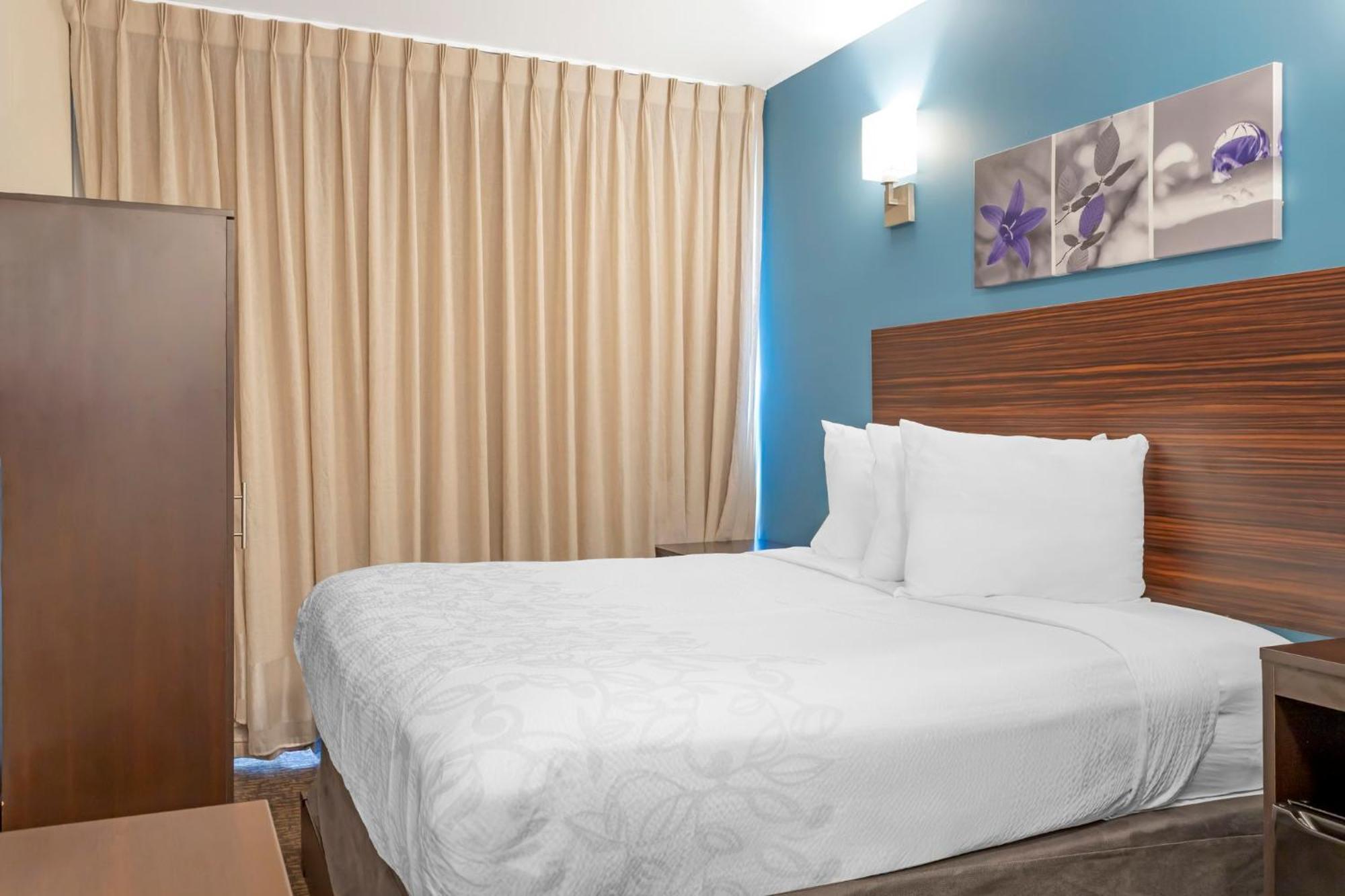 Red Roof Brooklyn - 3rd Ave Hotel 3*