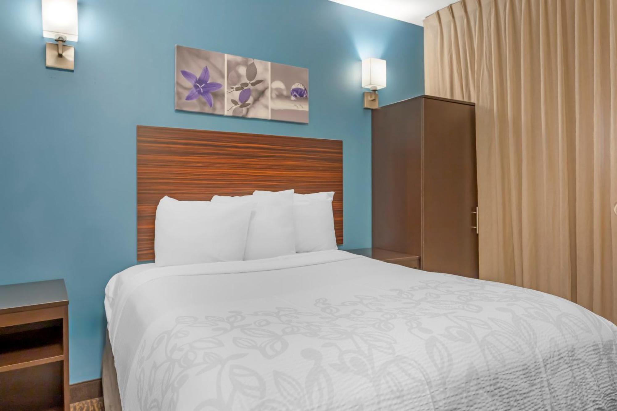 Red Roof Brooklyn - 3rd Ave Hotel 3*