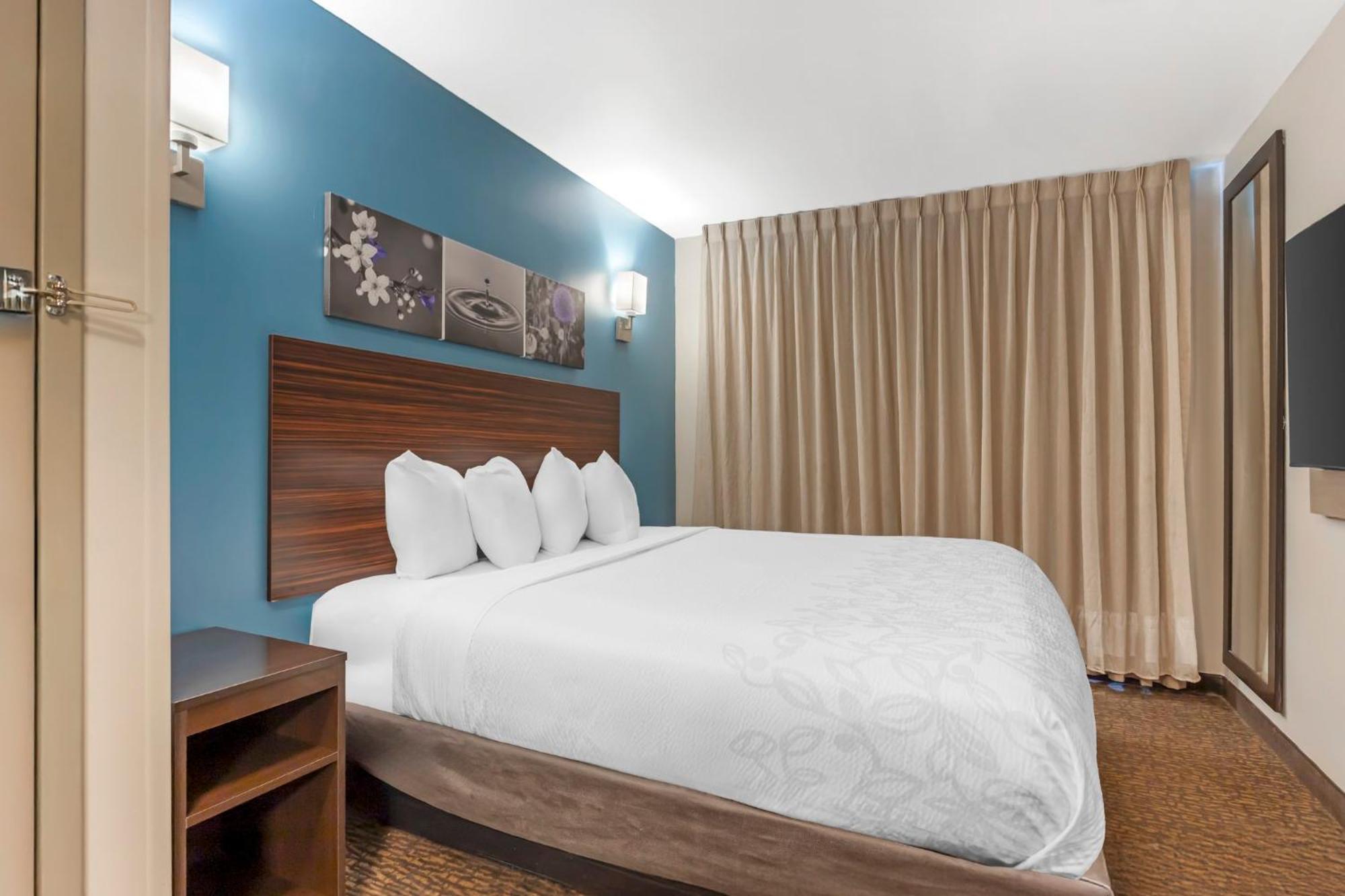 Red Roof Brooklyn - 3rd Ave 3*