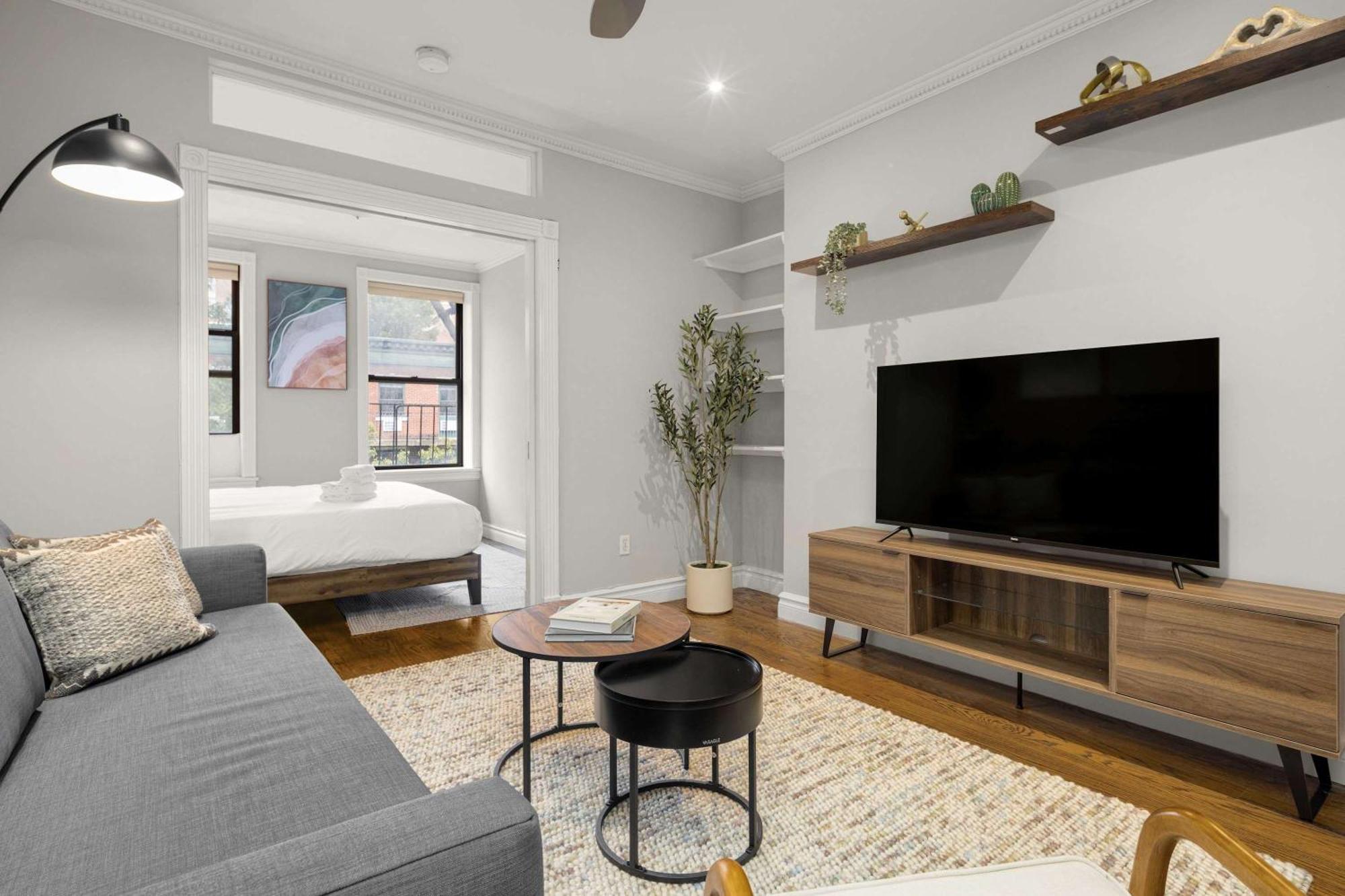 Stylish In Trendy East Village Apartment New York