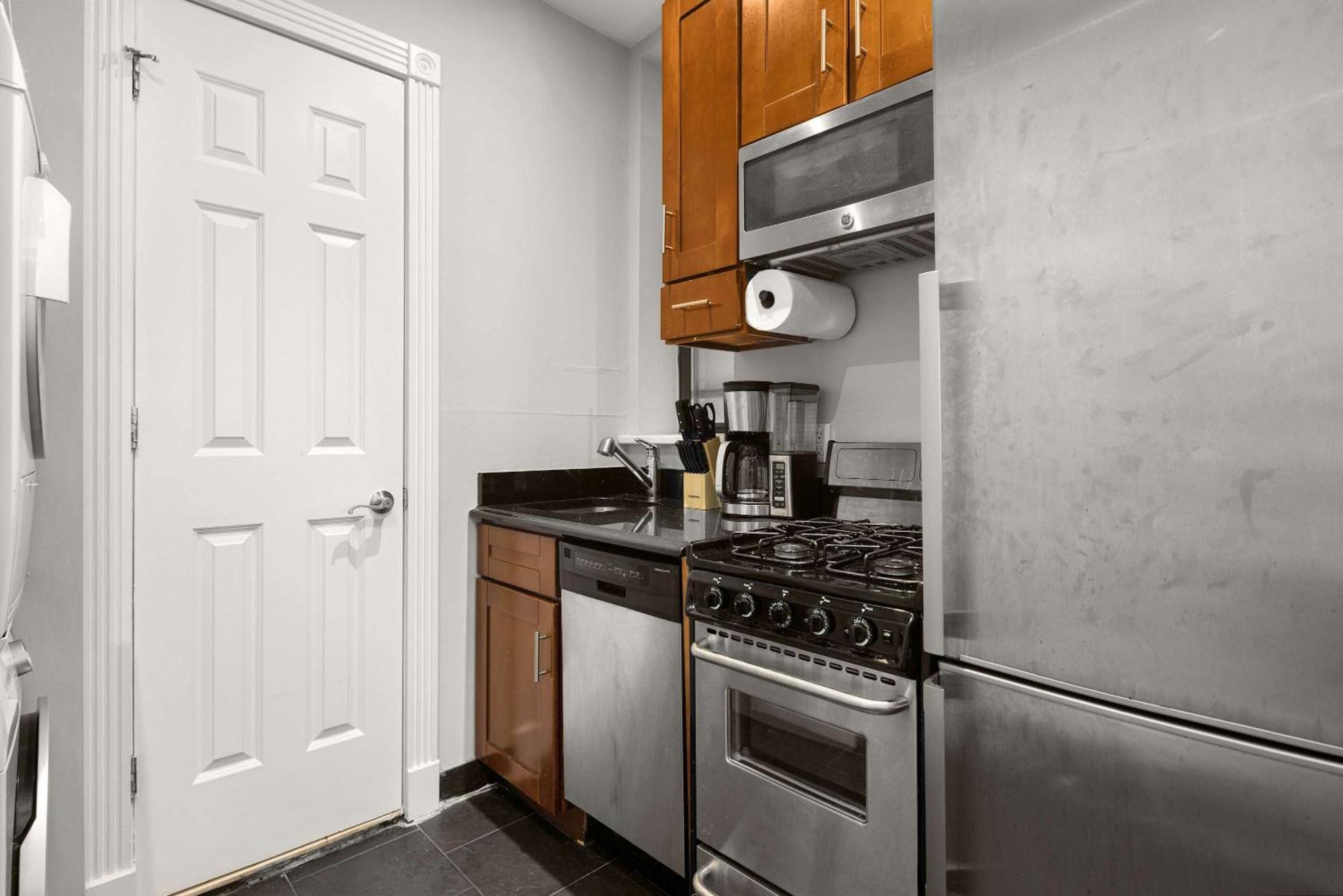 Apartment Stylish In Trendy East Village *