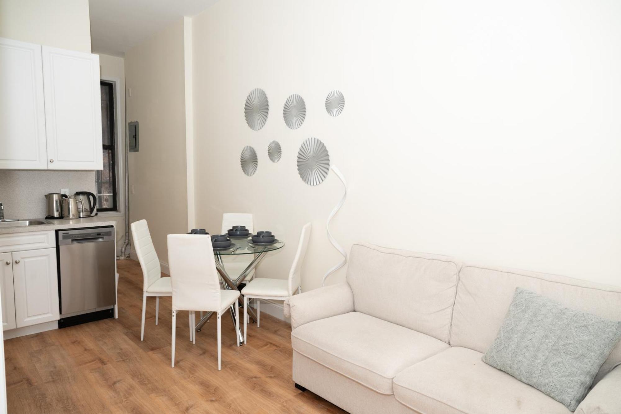New York7-east2 Village Center W Full Amenities