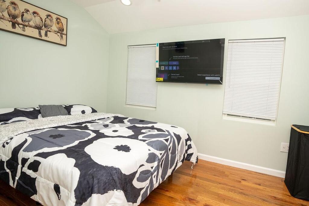 Apartment A Cozy Serene 3 Bdr, 2 Full Baths Near Jfk & Laguardia Airport *