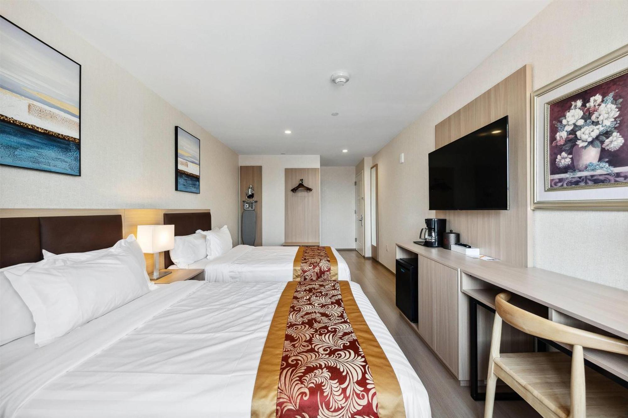 Ramada By Wyndham Flushing Queens Hotel 3*