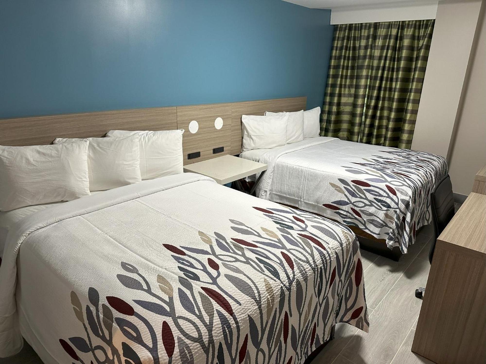 Red Roof Brooklyn - Flatbush Ave 3*