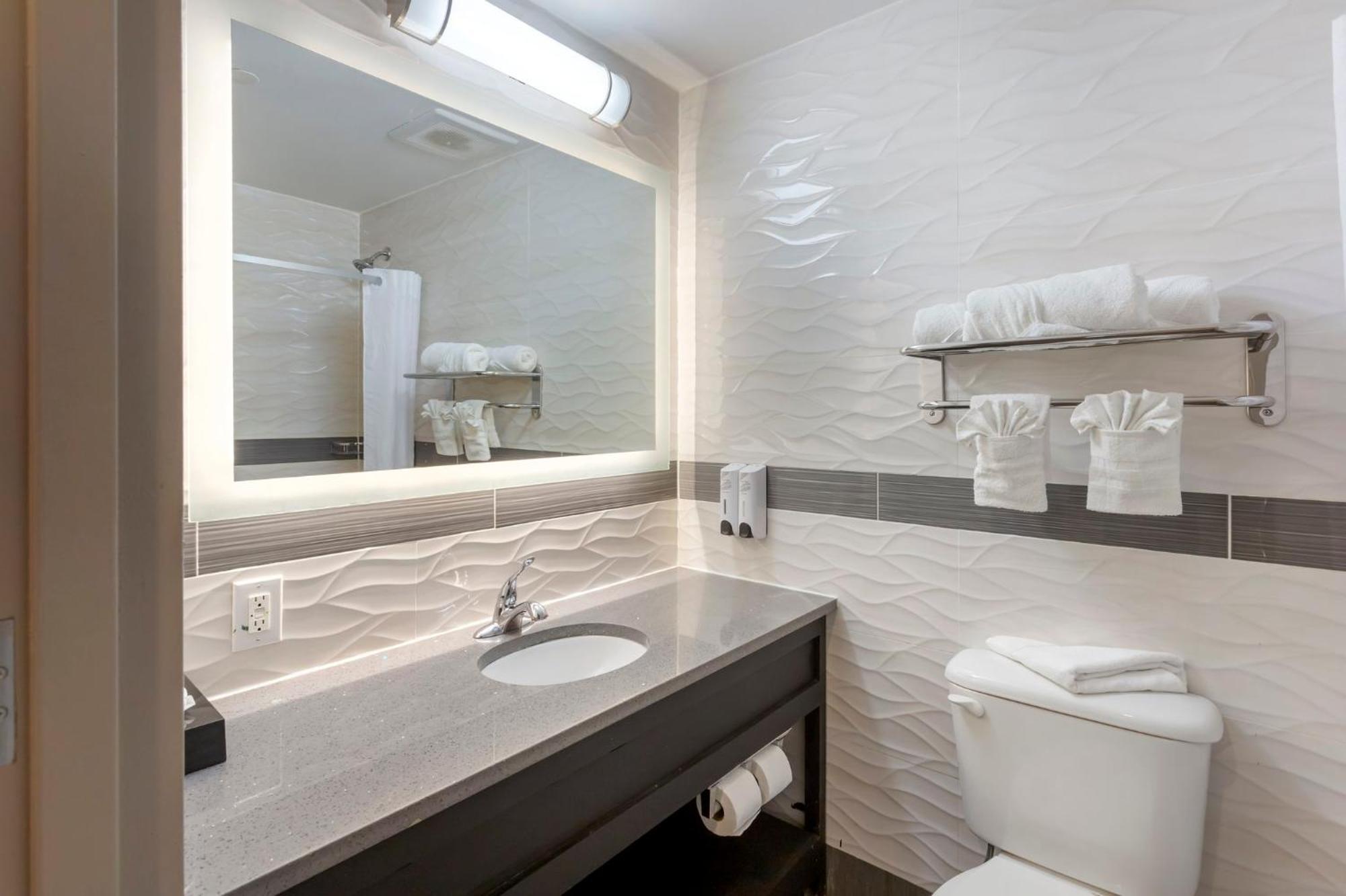 Red Roof Brooklyn - Flatbush Ave