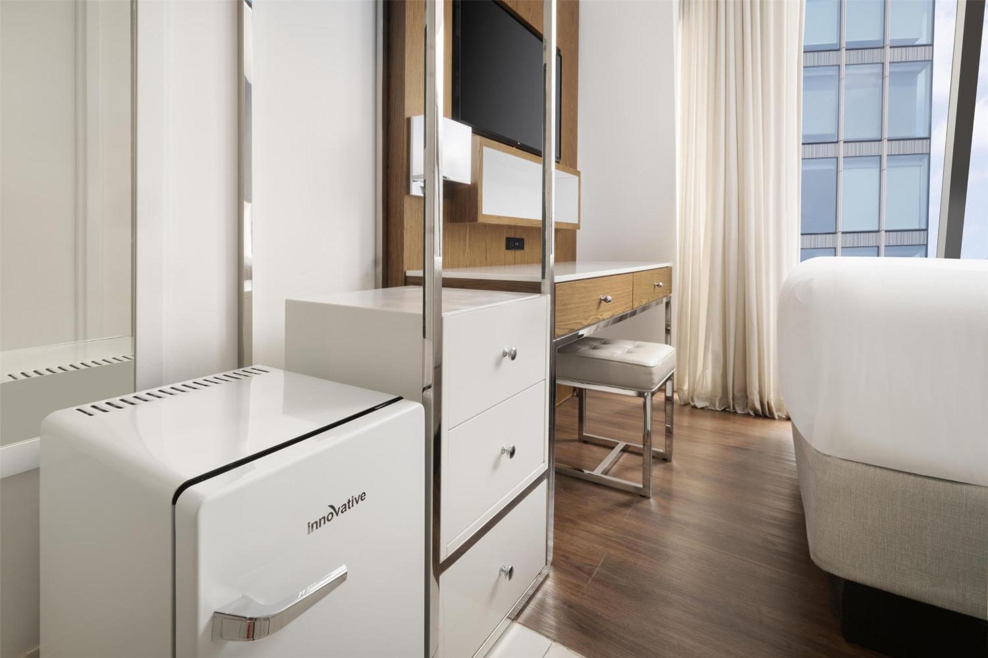 Hotel Western Premier Empire State 3*