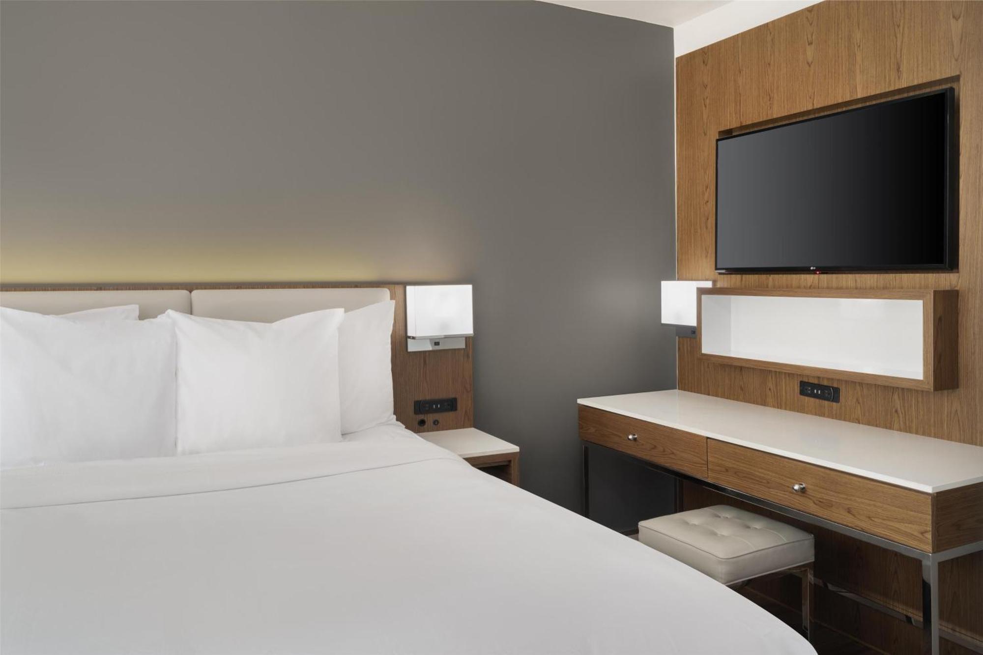 Western Premier Empire State 3*