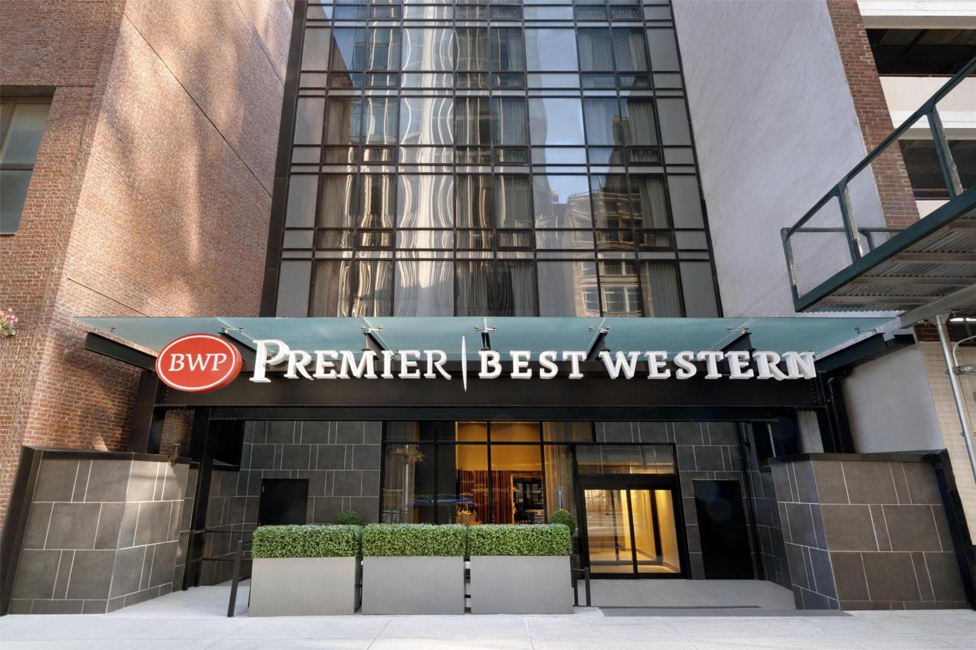 Western Premier Empire State Hotel 3*