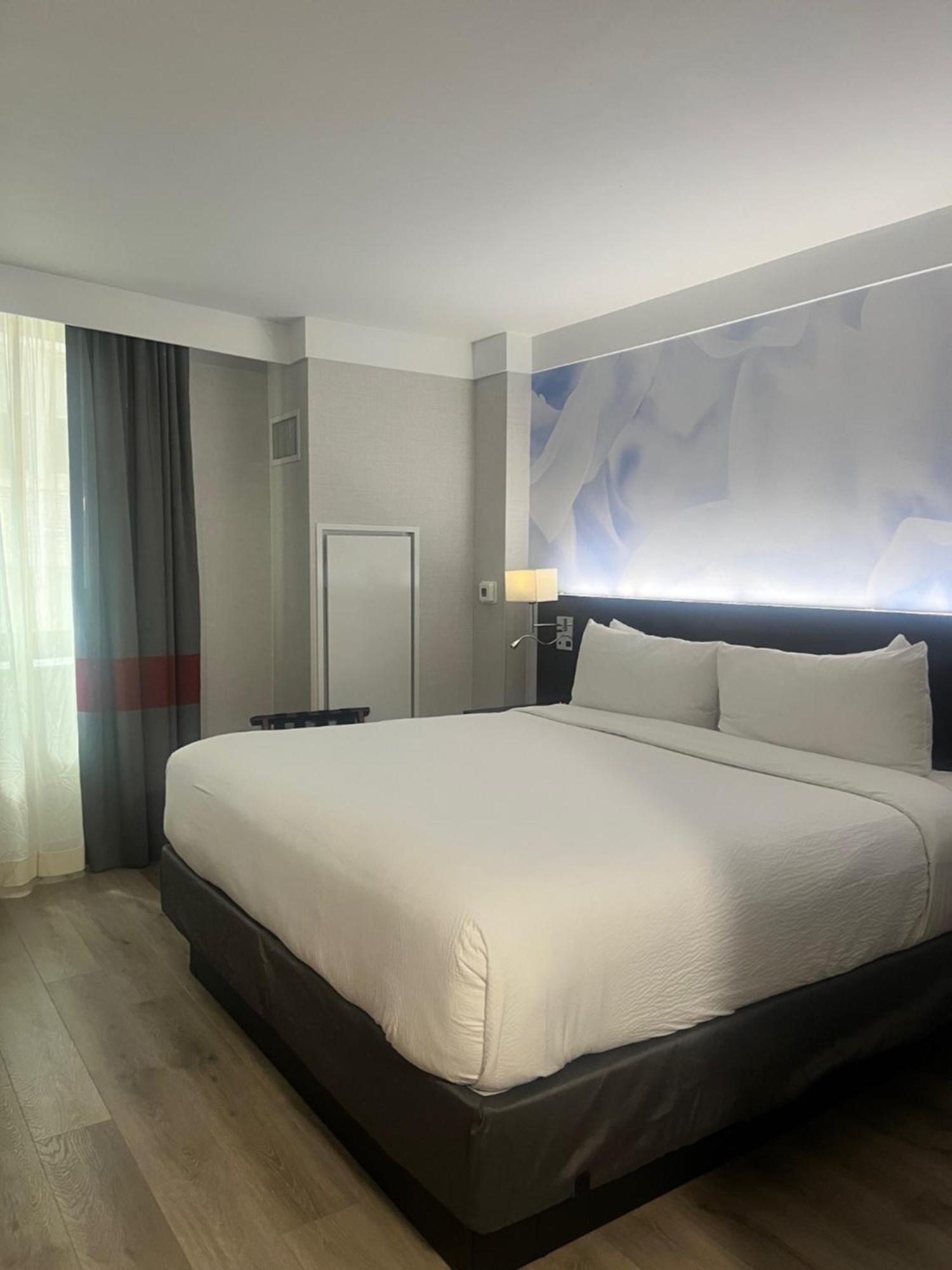 Four Points By Sheraton Downtown