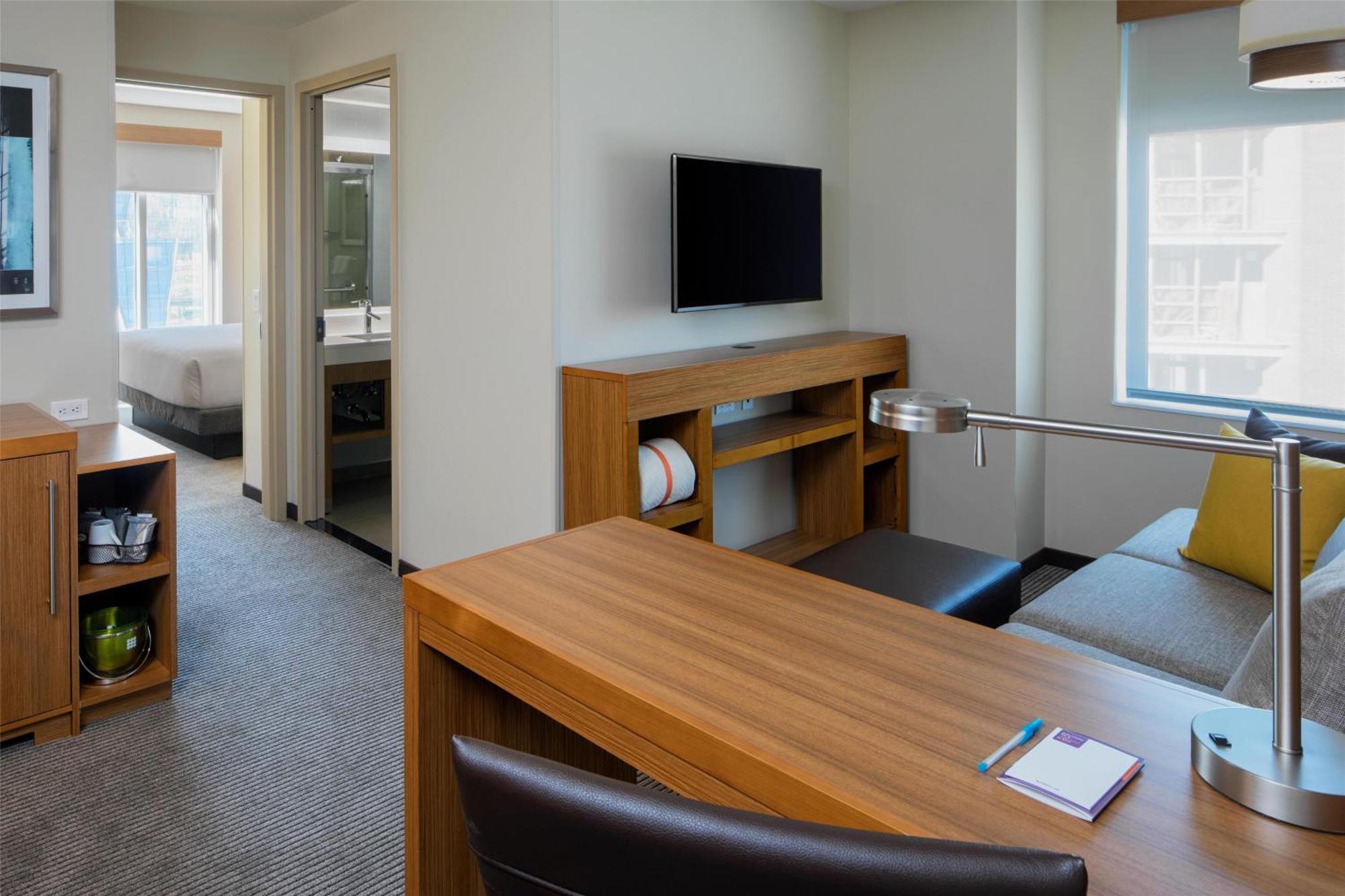 Hyatt Place Long Island Hotel