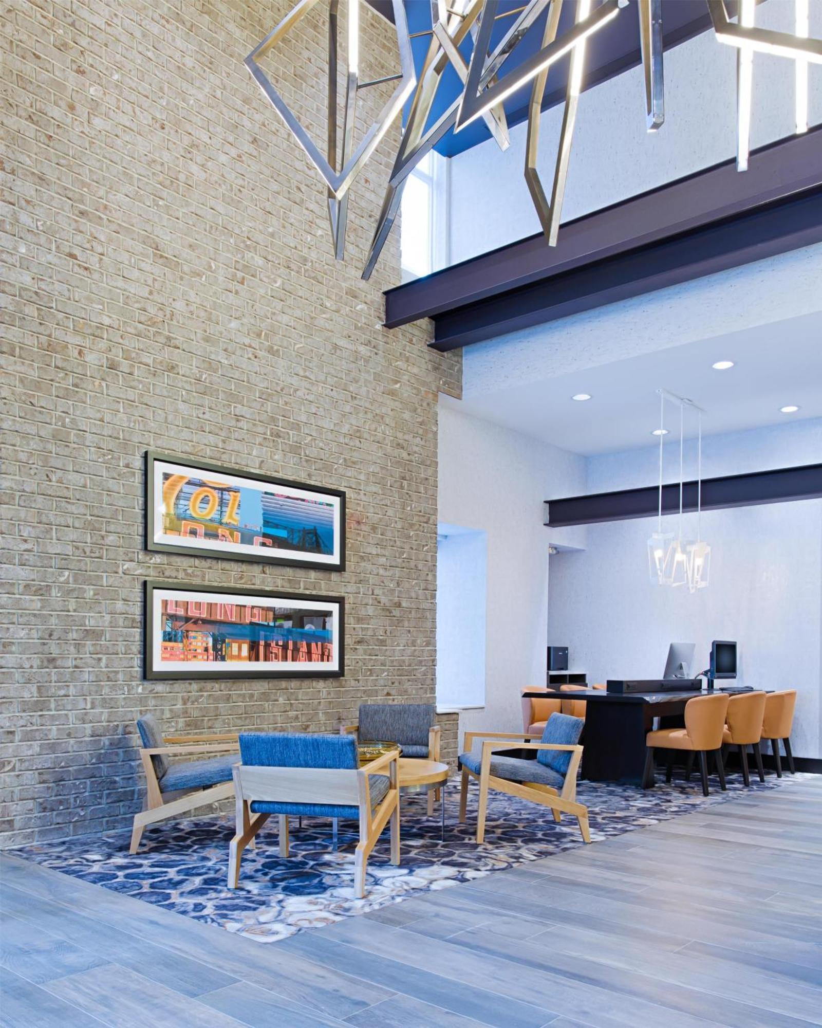 Hyatt Place Long Island 3*