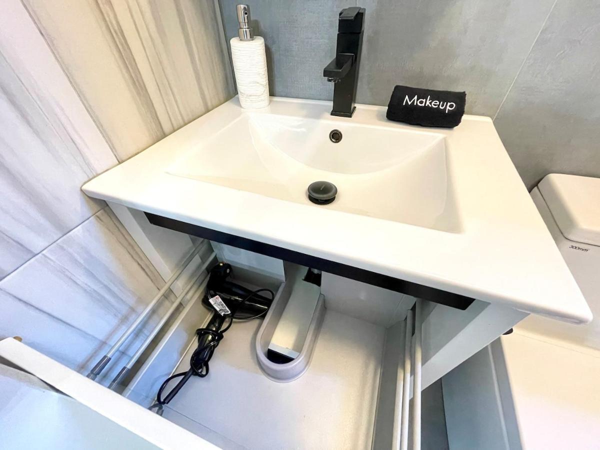 Apartment Madison Ave Oasis