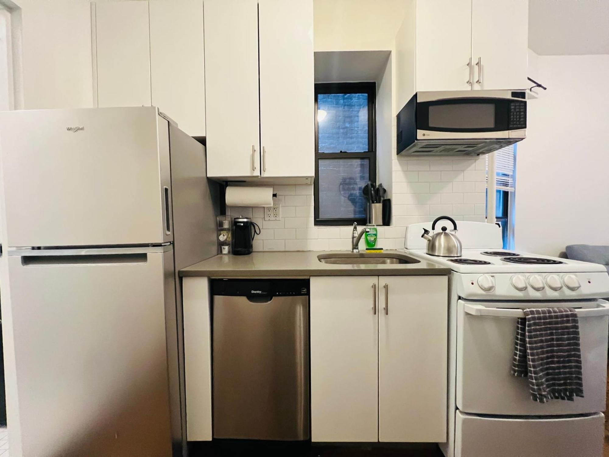 The Manhattan On 48th Apartment