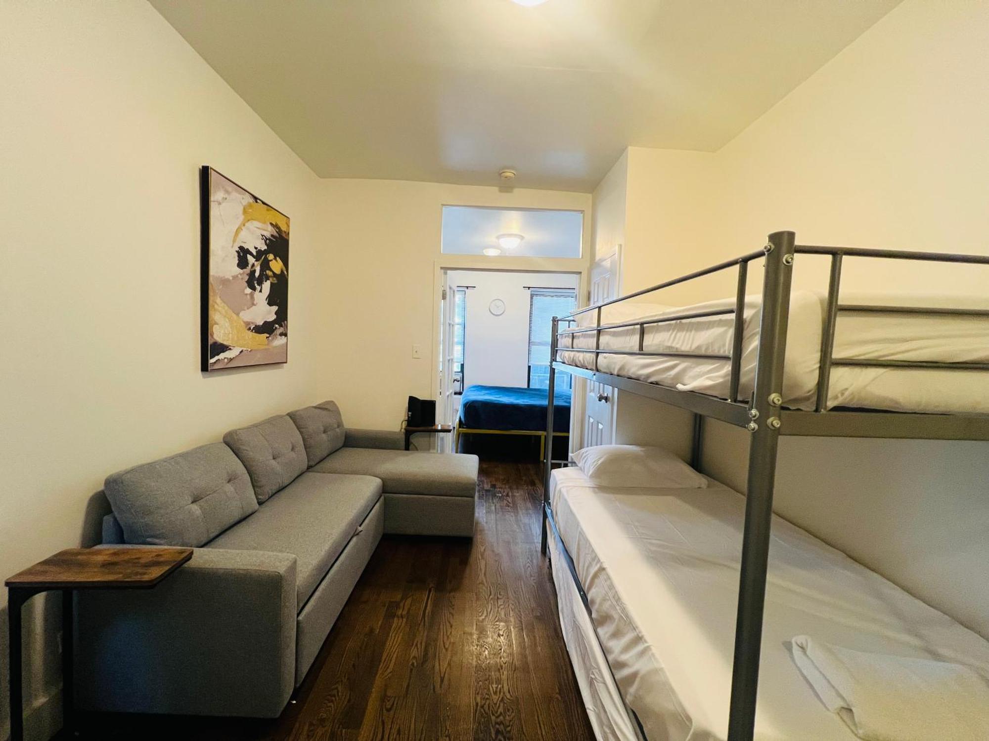 The Manhattan On 48th Apartment
