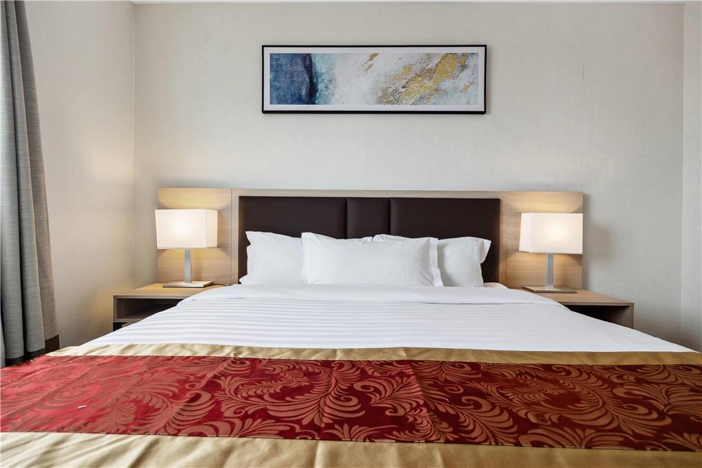 Ramada By Wyndham Flushing Queens New York
