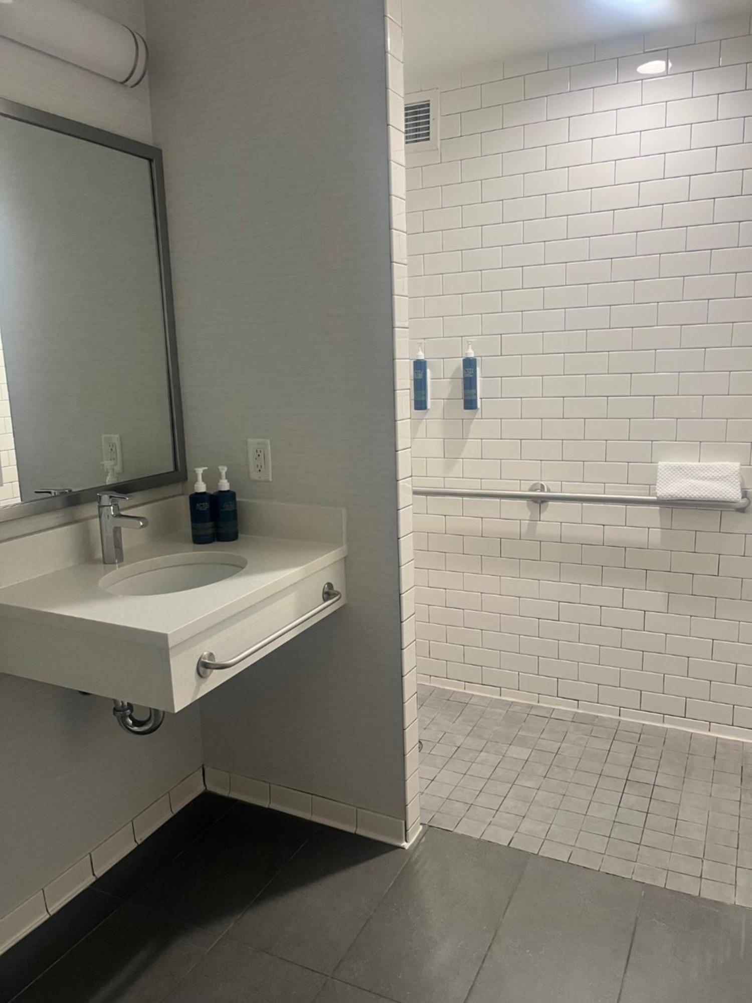 Four Points By Sheraton Downtown