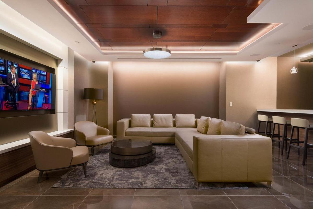 Luxury 2 Bed 2 Bath Unit In Prime Location Of Nyc New York