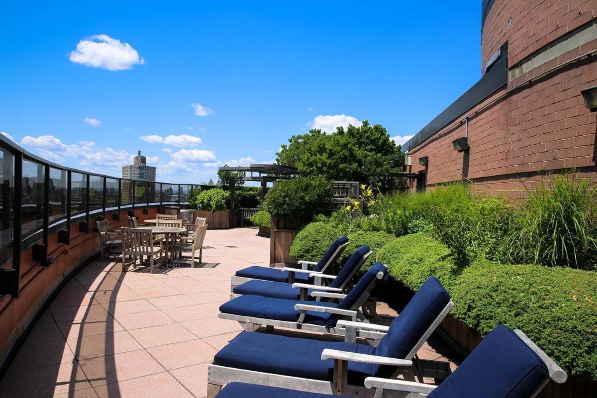 Luxury 2 Bed 2 Bath Unit In Prime Location Of Nyc Apartment *