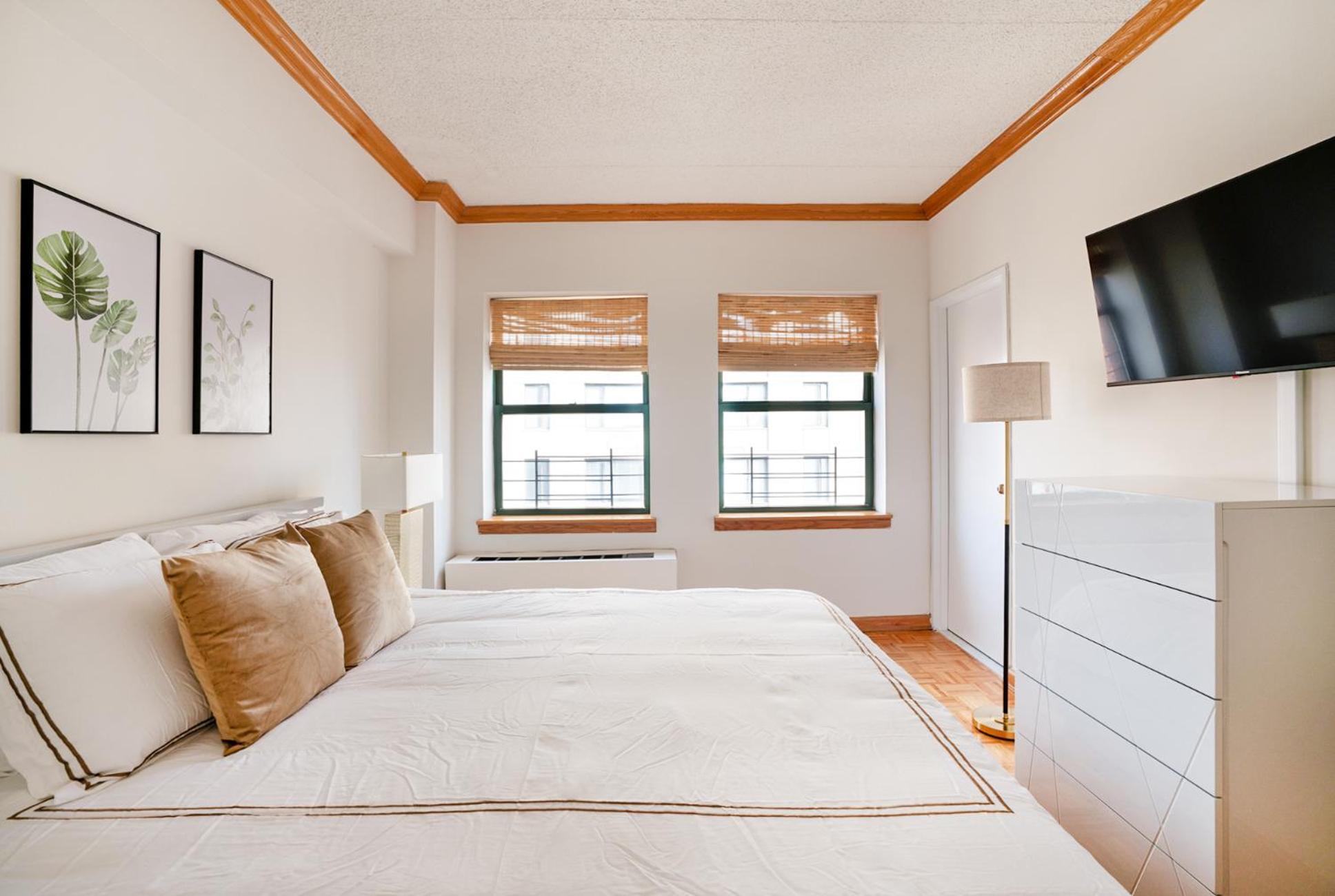 Contemporary 2 Bed 2 Bath Bright And Sunny New York