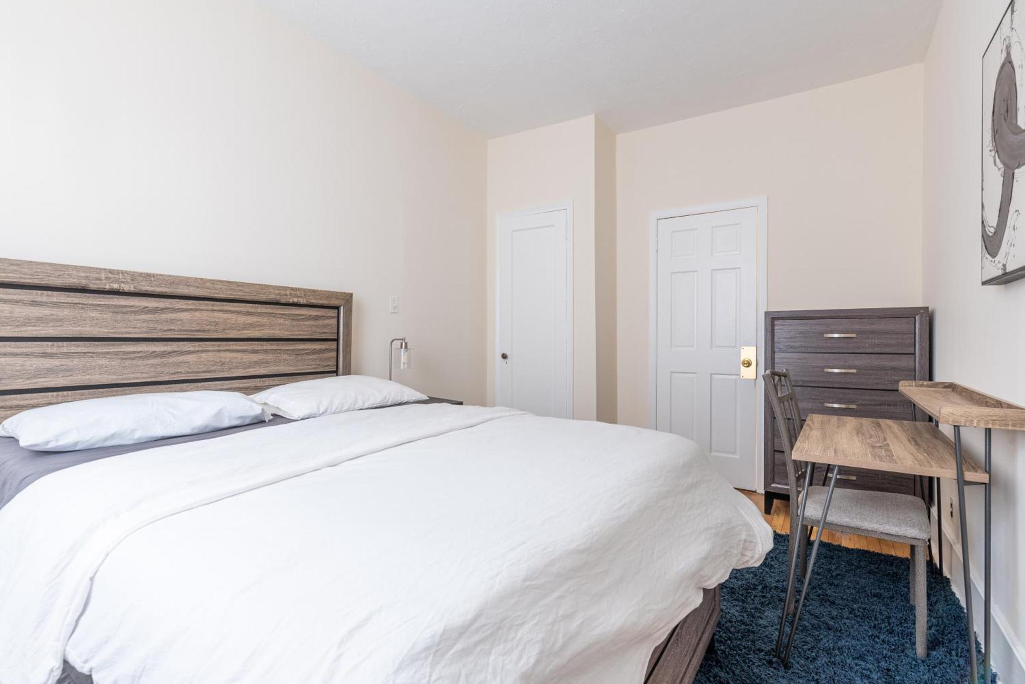 5 Bedroom 2 Bath Full Floor Midtown Apartment *