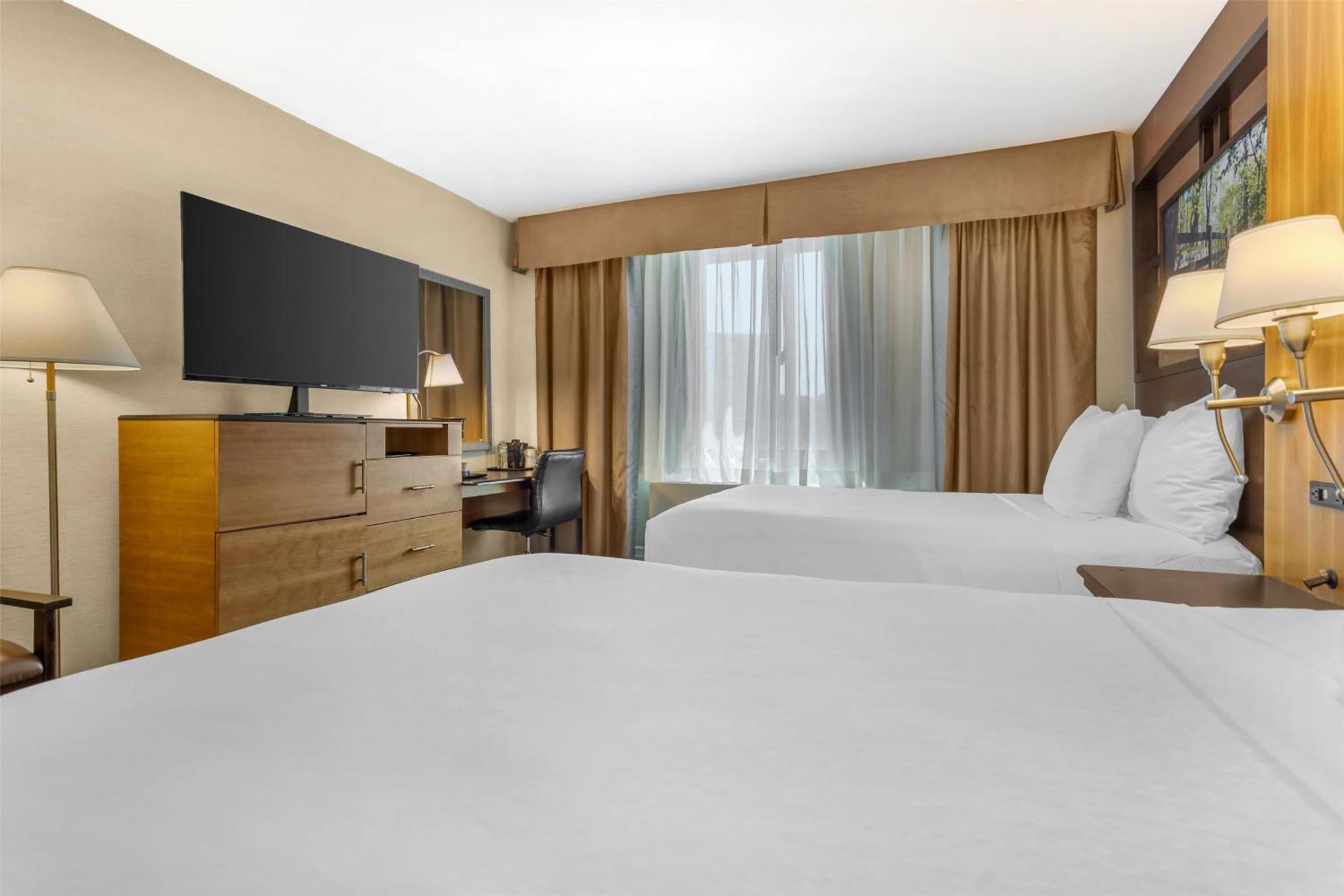 Hotel Western Queens Gold Coast 3*