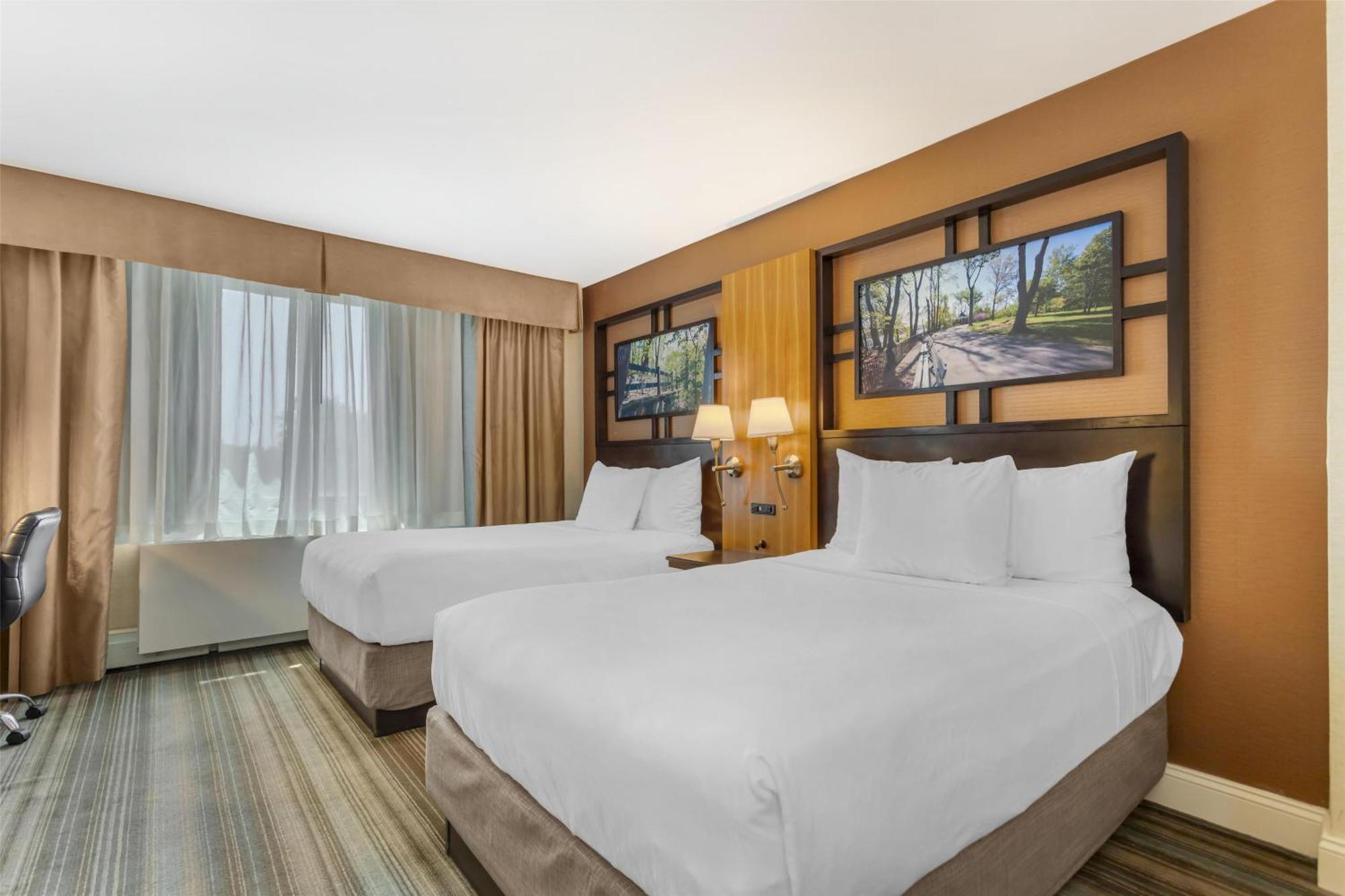 Hotel Western Queens Gold Coast 3*