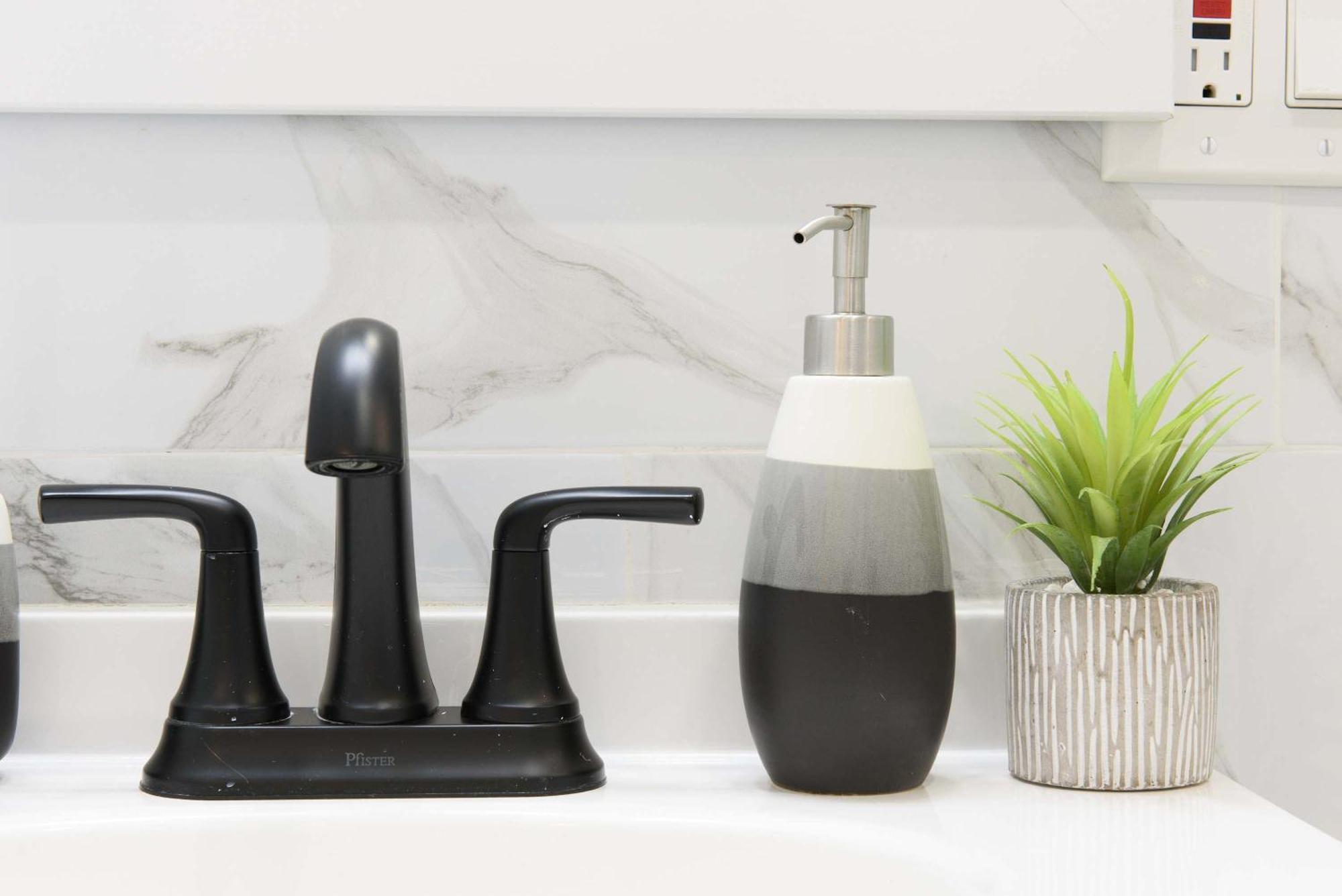 Apartment 240-5 New Prime Location W&d In Unit New York