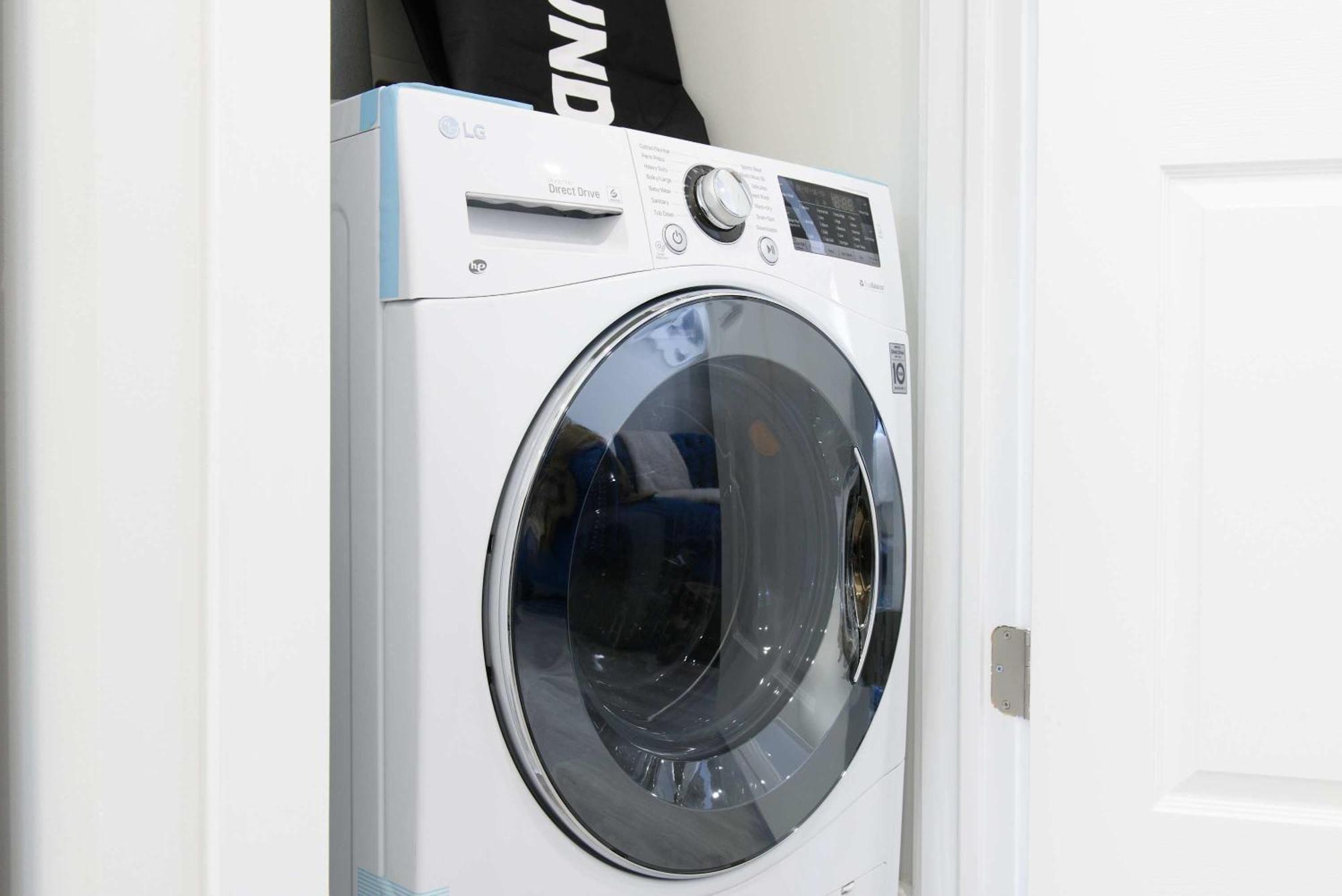 240-15 Luxury Prime Location W&d *