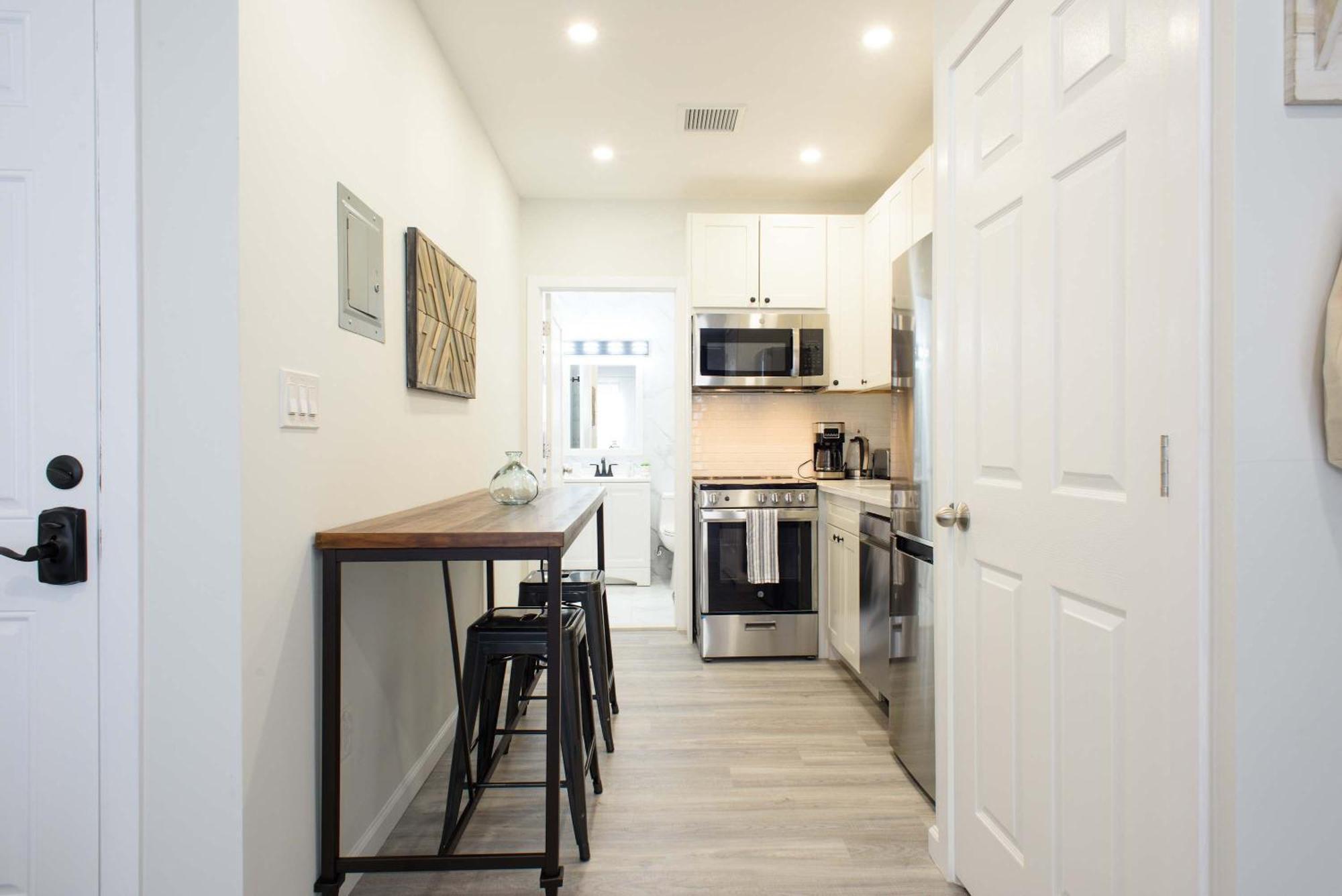 240-15 Luxury Prime Location W&d Apartment