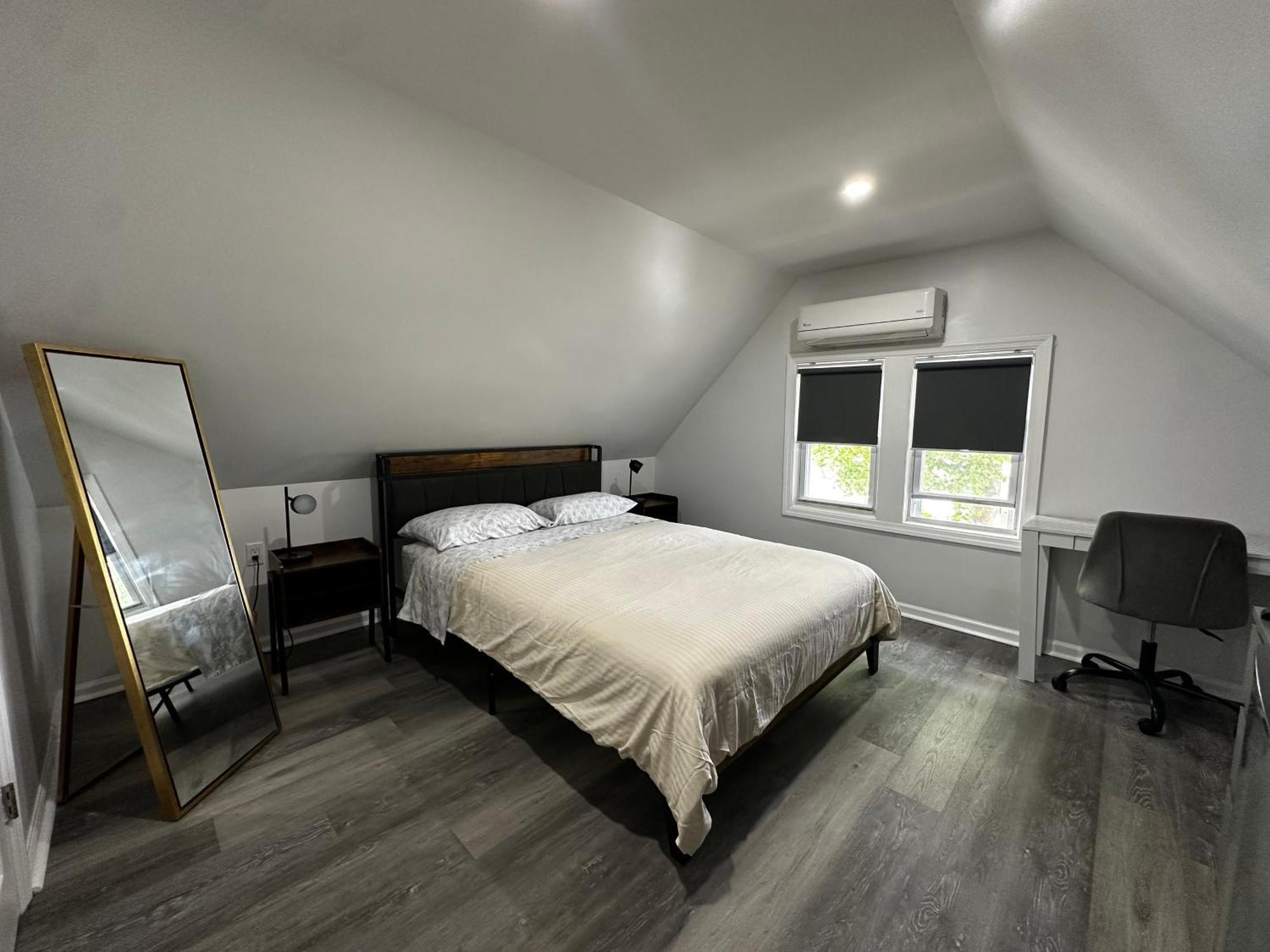 Modern & Cozy In Queens Near Train Station And Buses Homestay New York