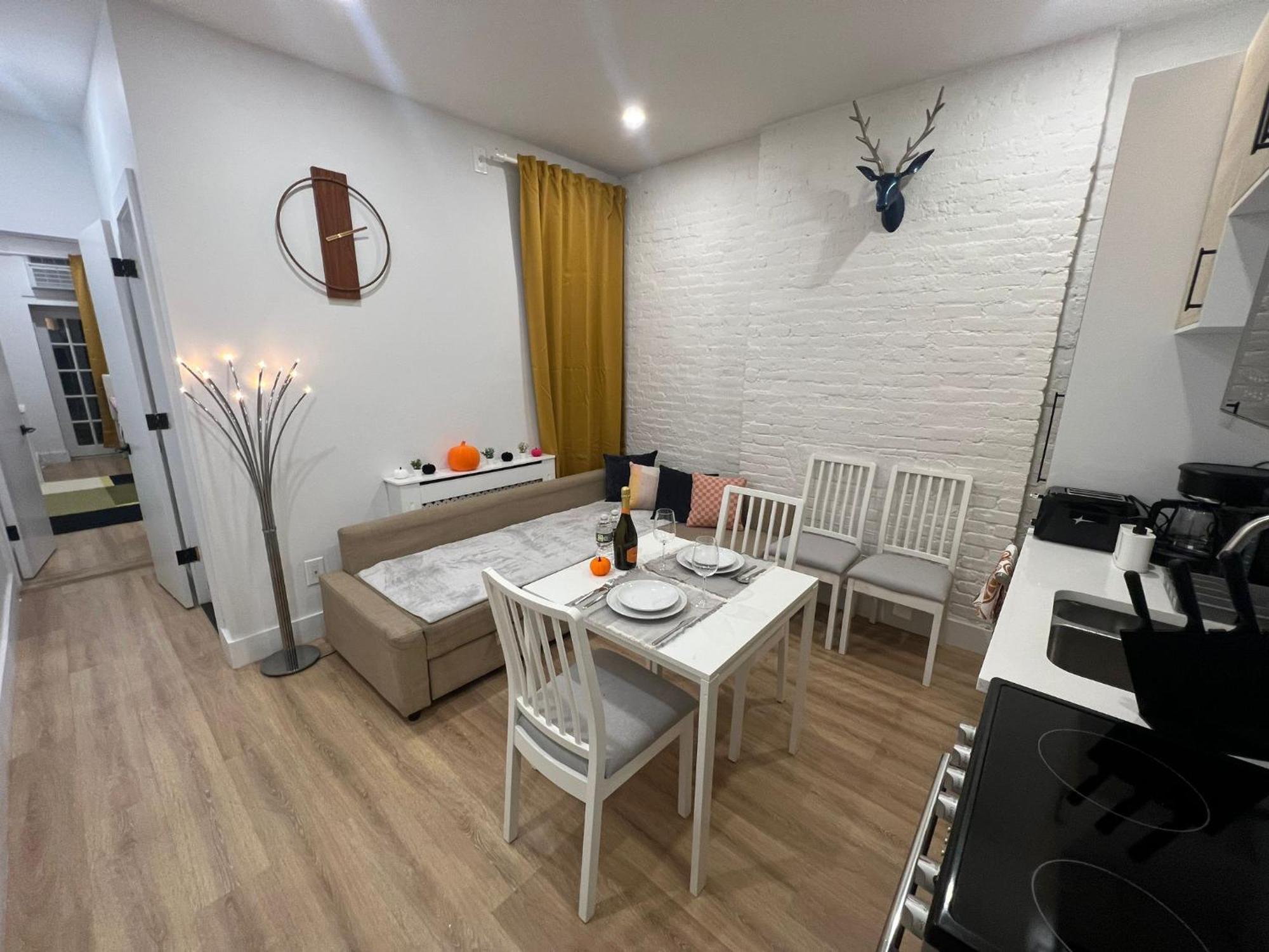 2 Bedroom Modern Unit In Manhattan * New York