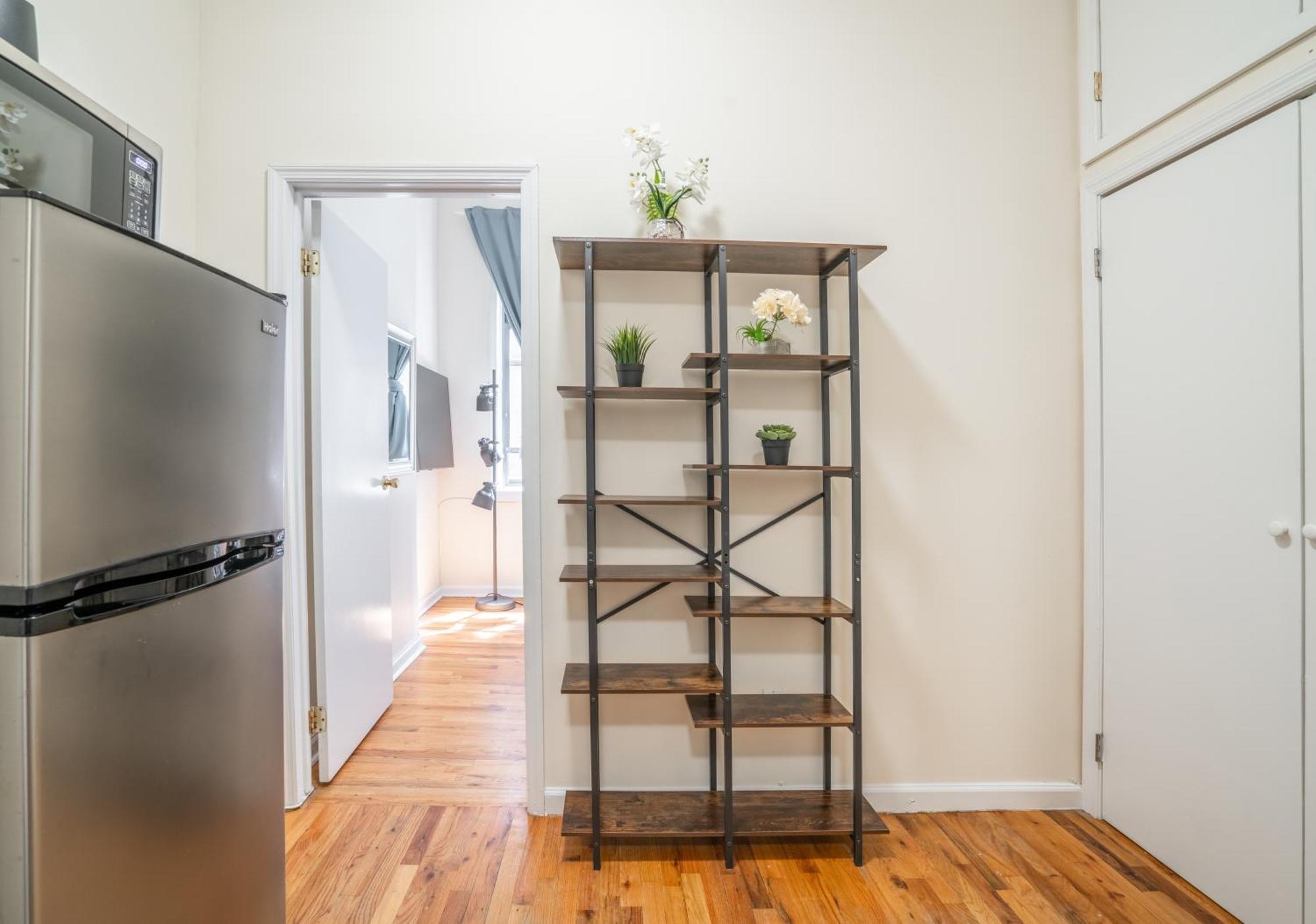 Apartment 2 Bedroom Hidden Upscale Oasis *