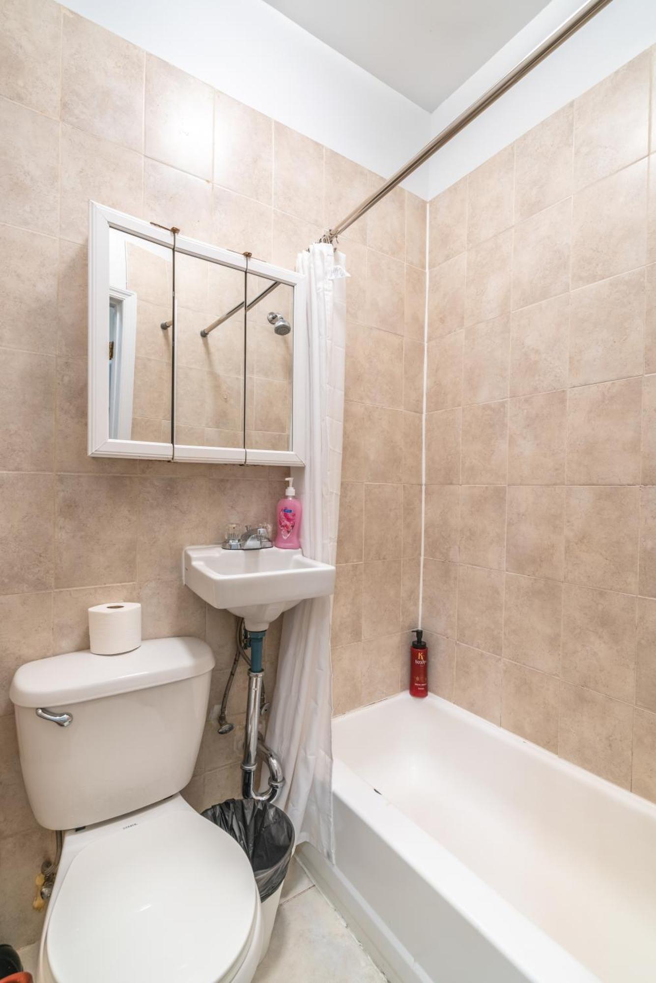 Apartment 2 Bedroom Hidden Upscale Oasis