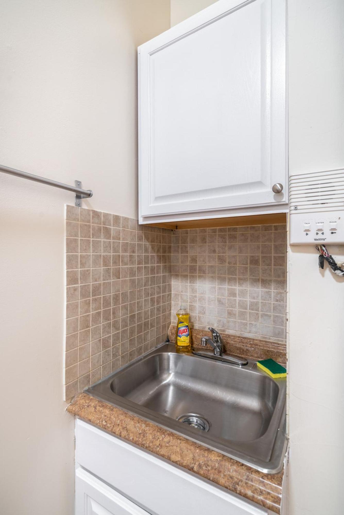 2 Bedroom Hidden Upscale Oasis