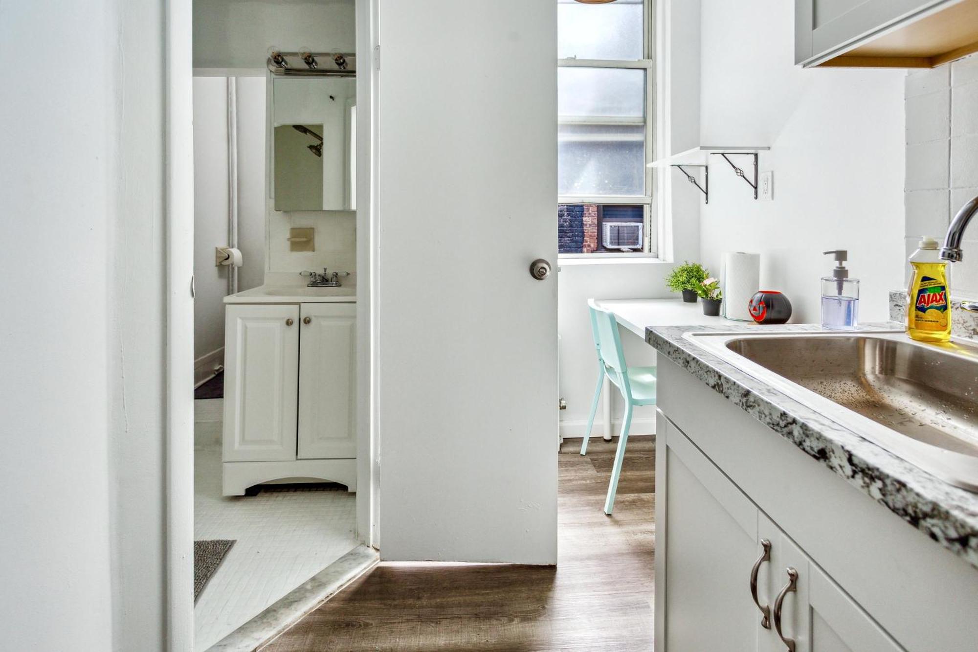 3 Bedroom Family In Hells Kitchen *