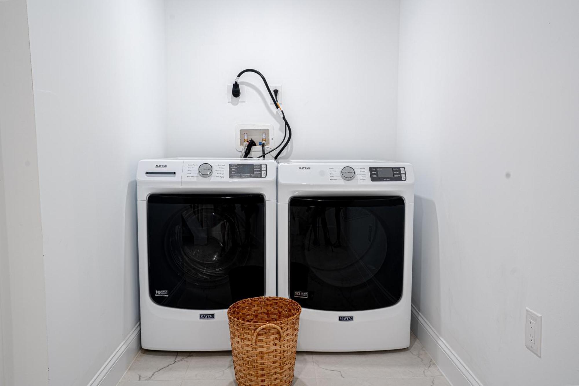 Apartment Modern 2br Basement Brooklyn And Backyard *