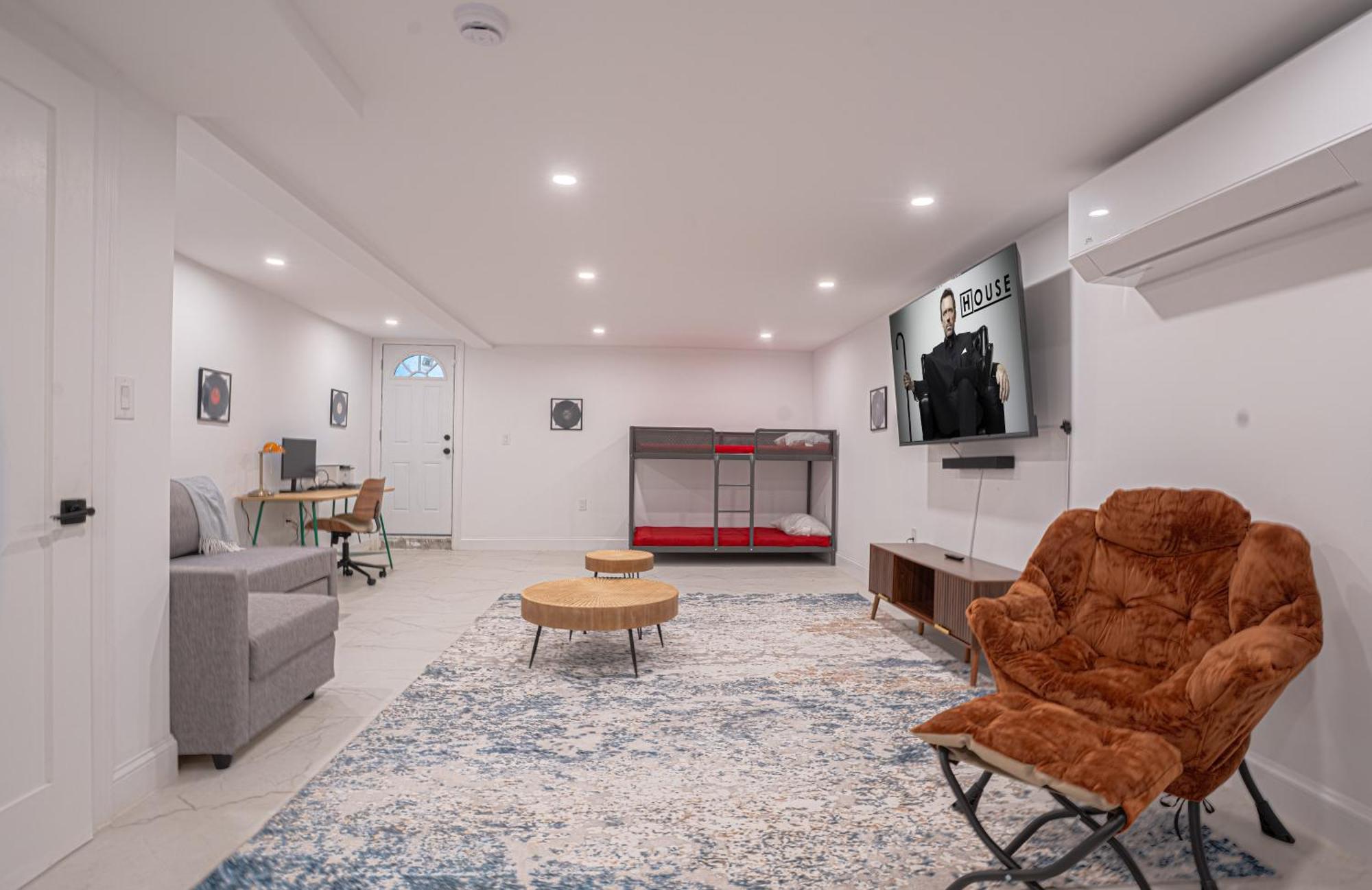 Modern 2br Basement Brooklyn And Backyard Apartment New York