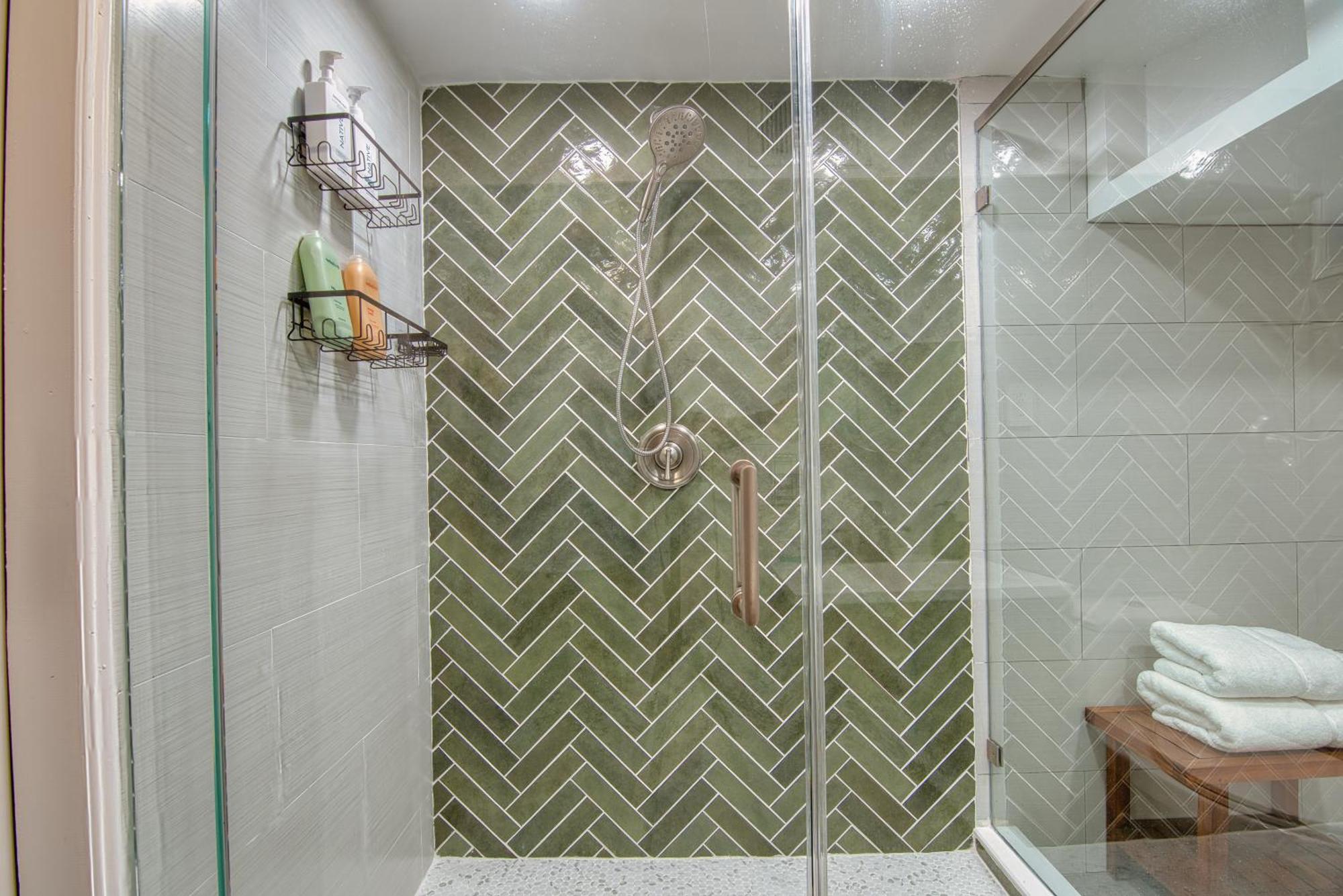 Brooklyn Gem 3 Blocks To Prospect Park - 3 King Beds 1 Queen, Free Parking, Holiday home New York