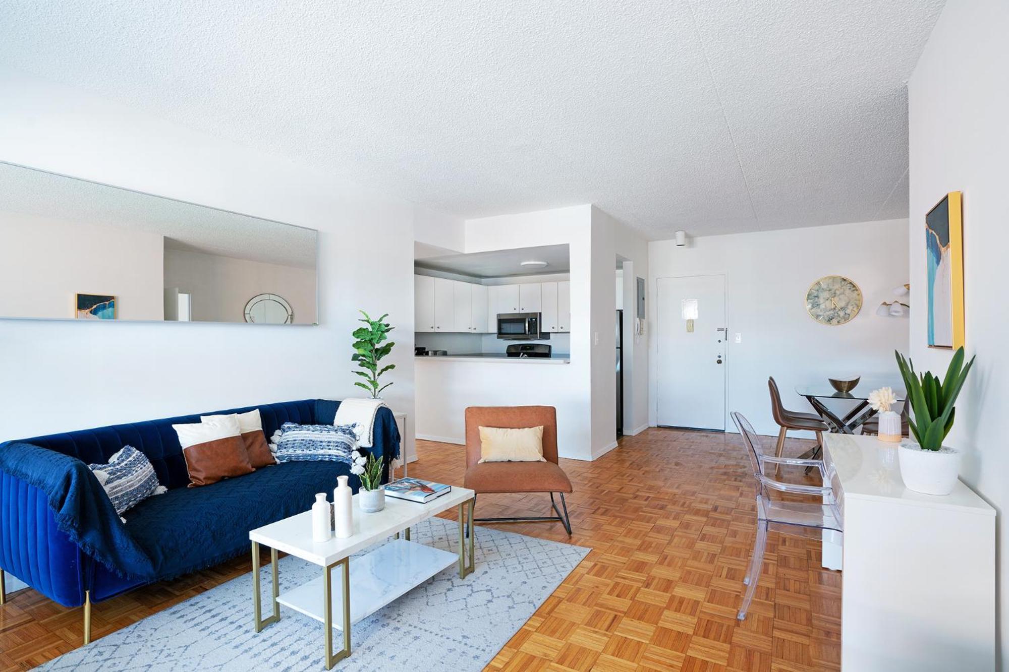 Sunny 3 Bedroom 1 Bath In Nyc *