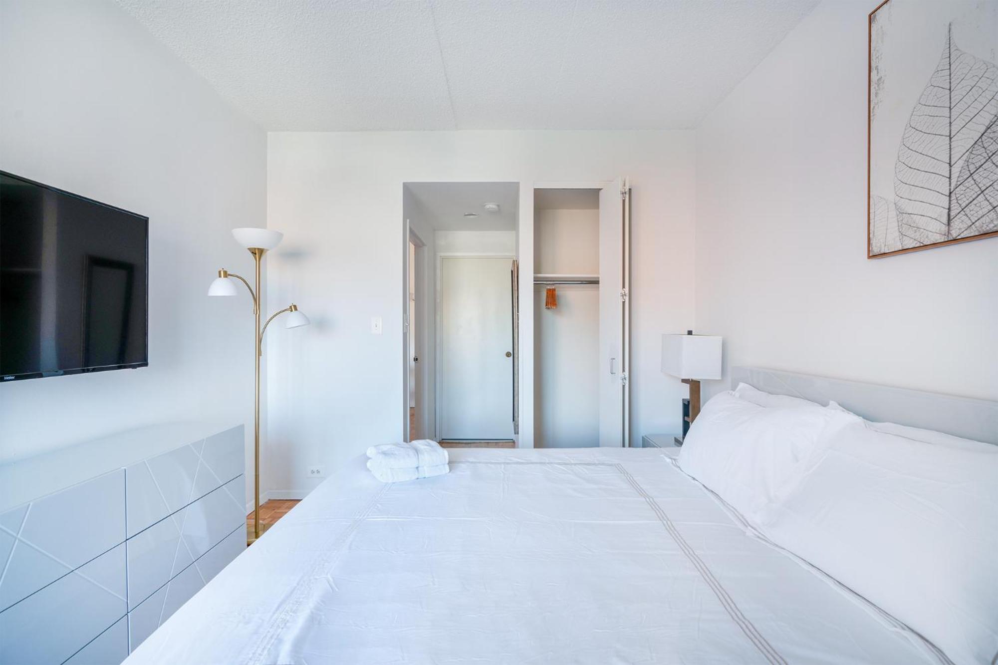 Sunny 3 Bedroom 1 Bath In Nyc Apartment New York