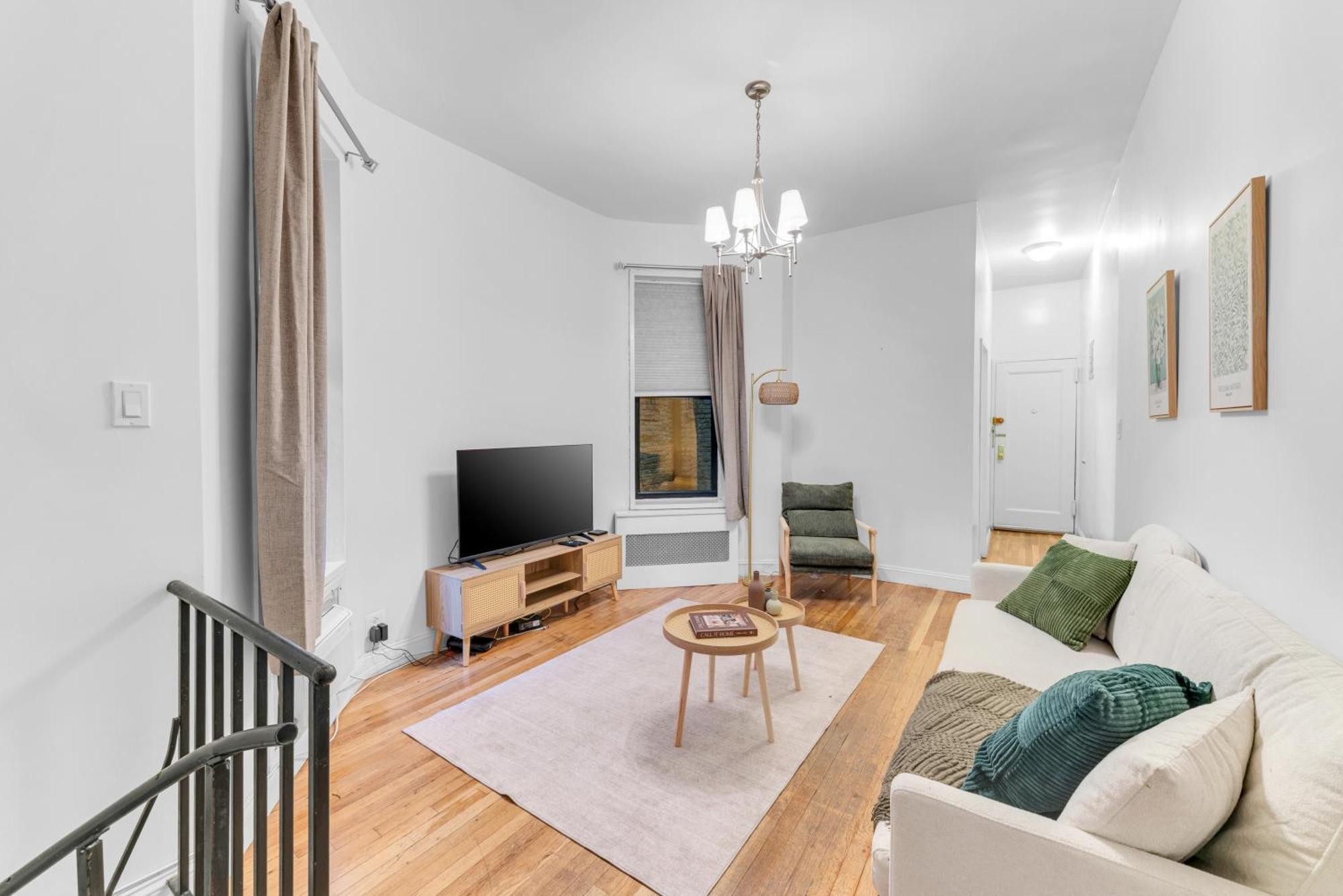 Inviting 2bd Upper East Side With Backyard Apartment