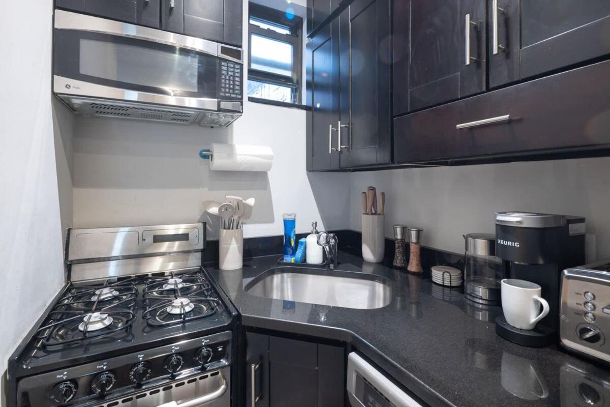Stylish Retreat In Midtown Nyc Walk To Everything Apartment