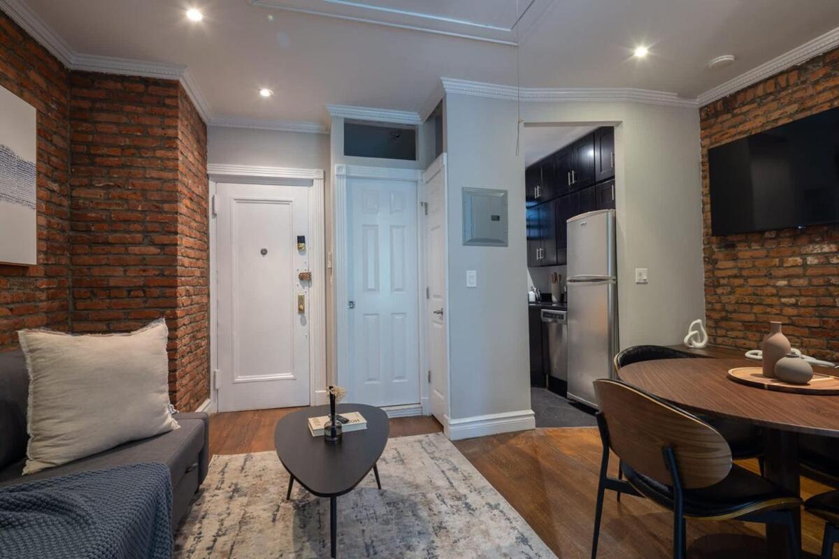 Stylish Retreat In Midtown Nyc Walk To Everything Apartment New York