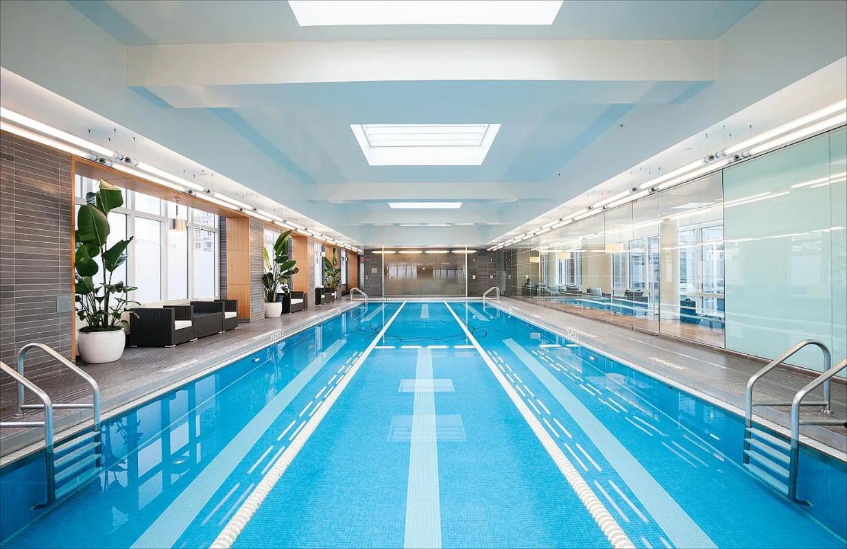 Entire Luxury Midtown With Pool, Gym, And Sauna