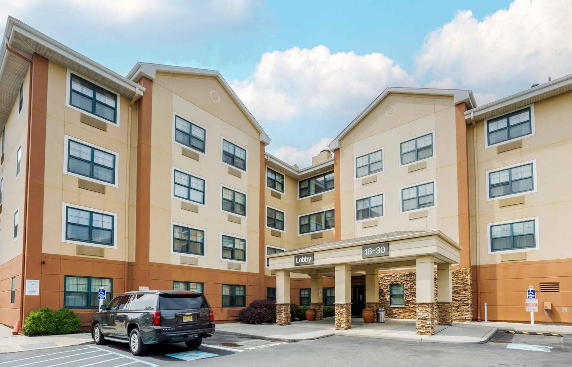 Extended America - - Laguardia Airport Hotel